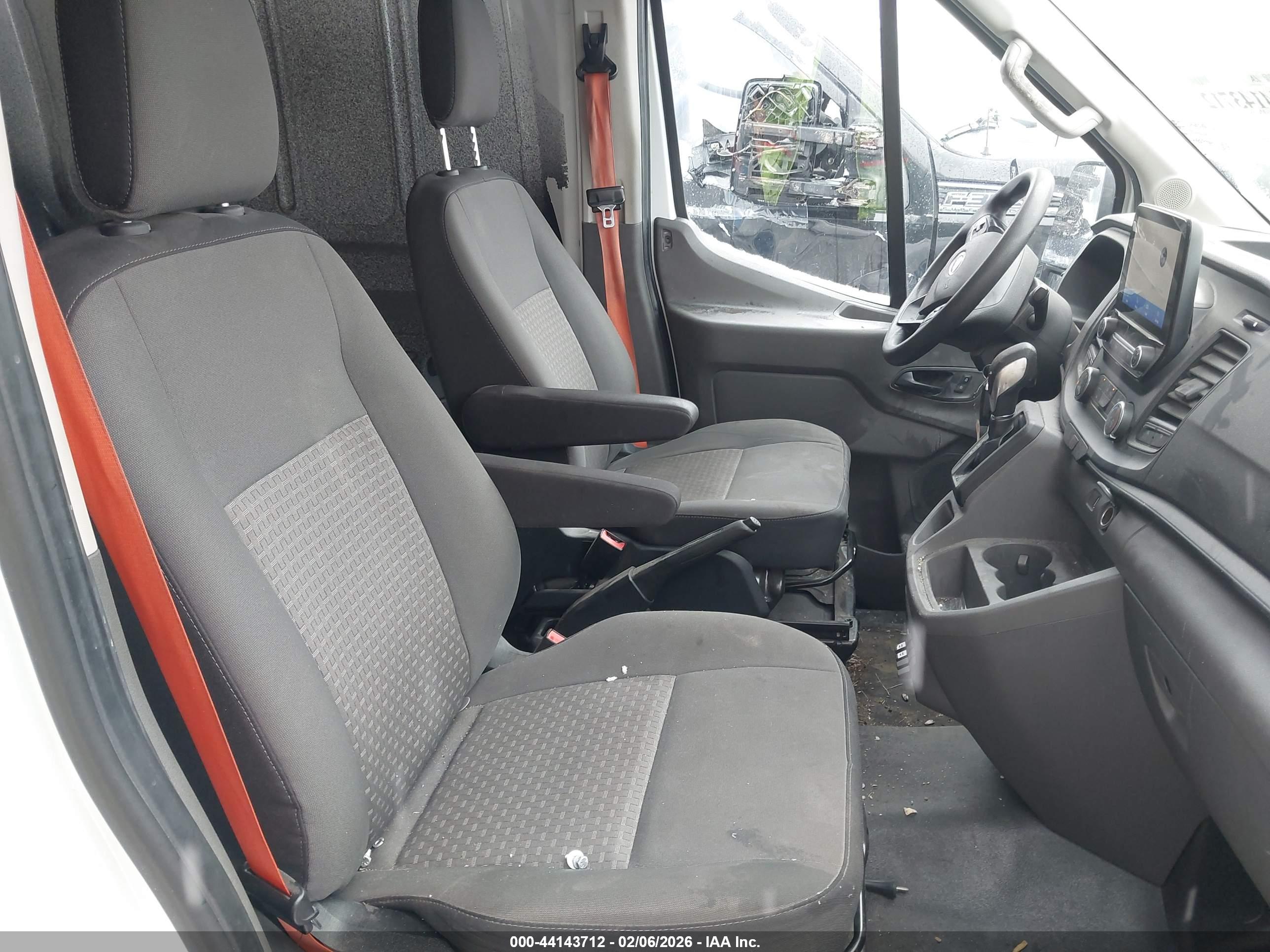 FORD TRANSIT-350 image 8
