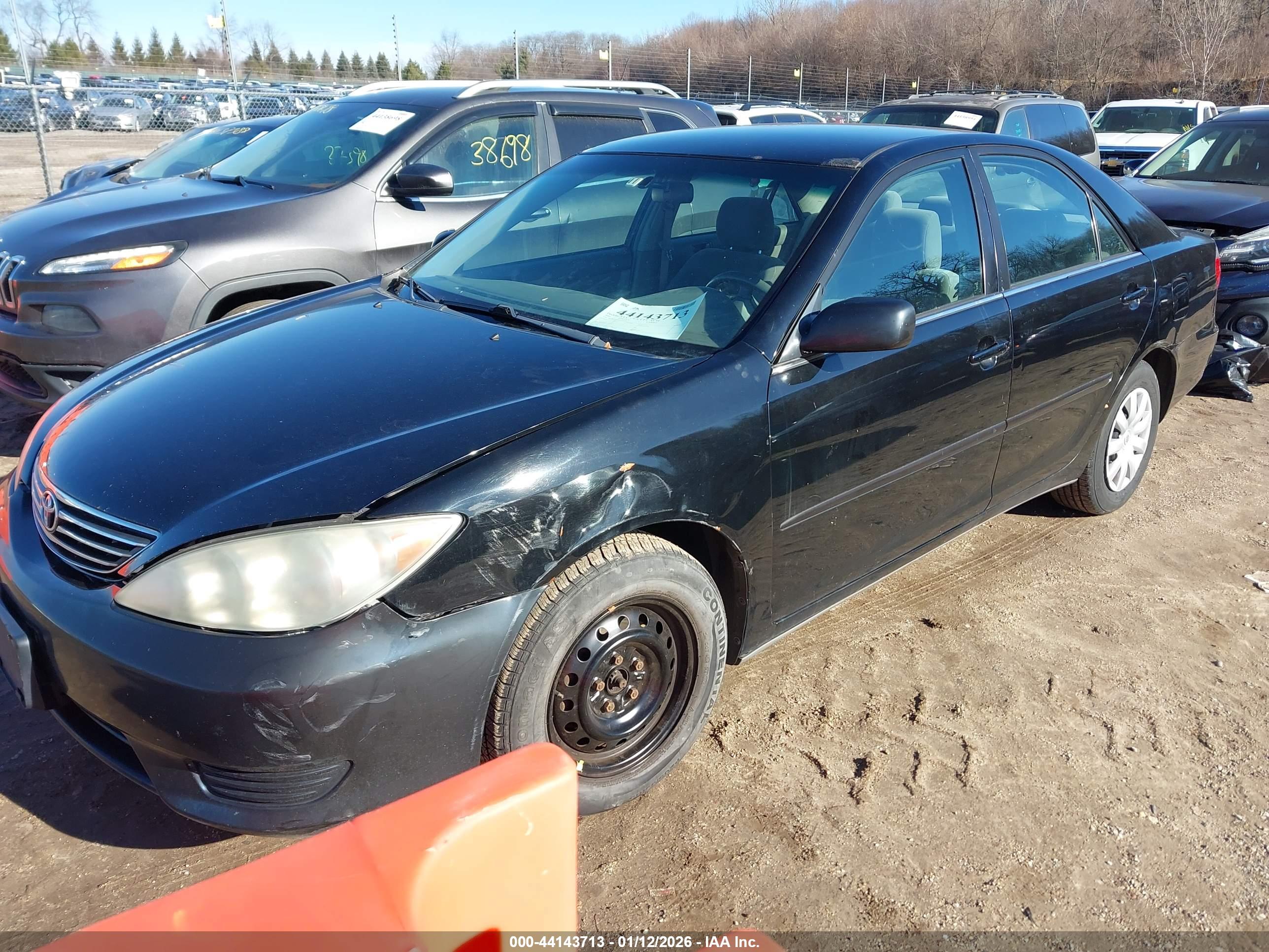 TOYOTA CAMRY image 2