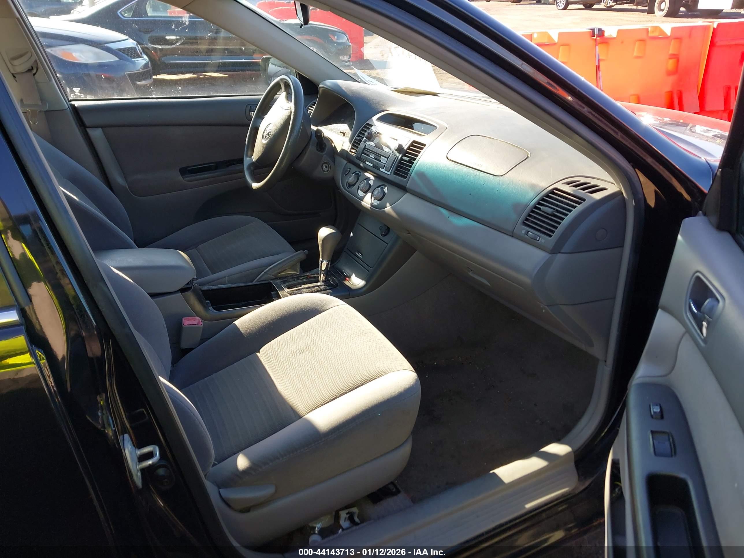 TOYOTA CAMRY image 5