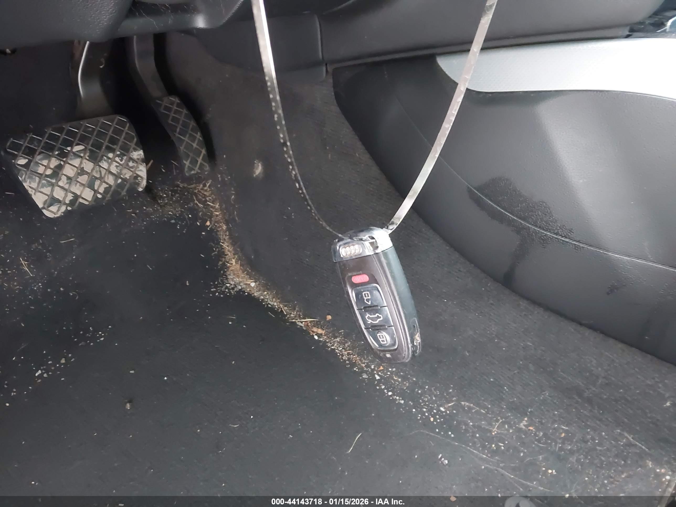 AUDI A4 image 11