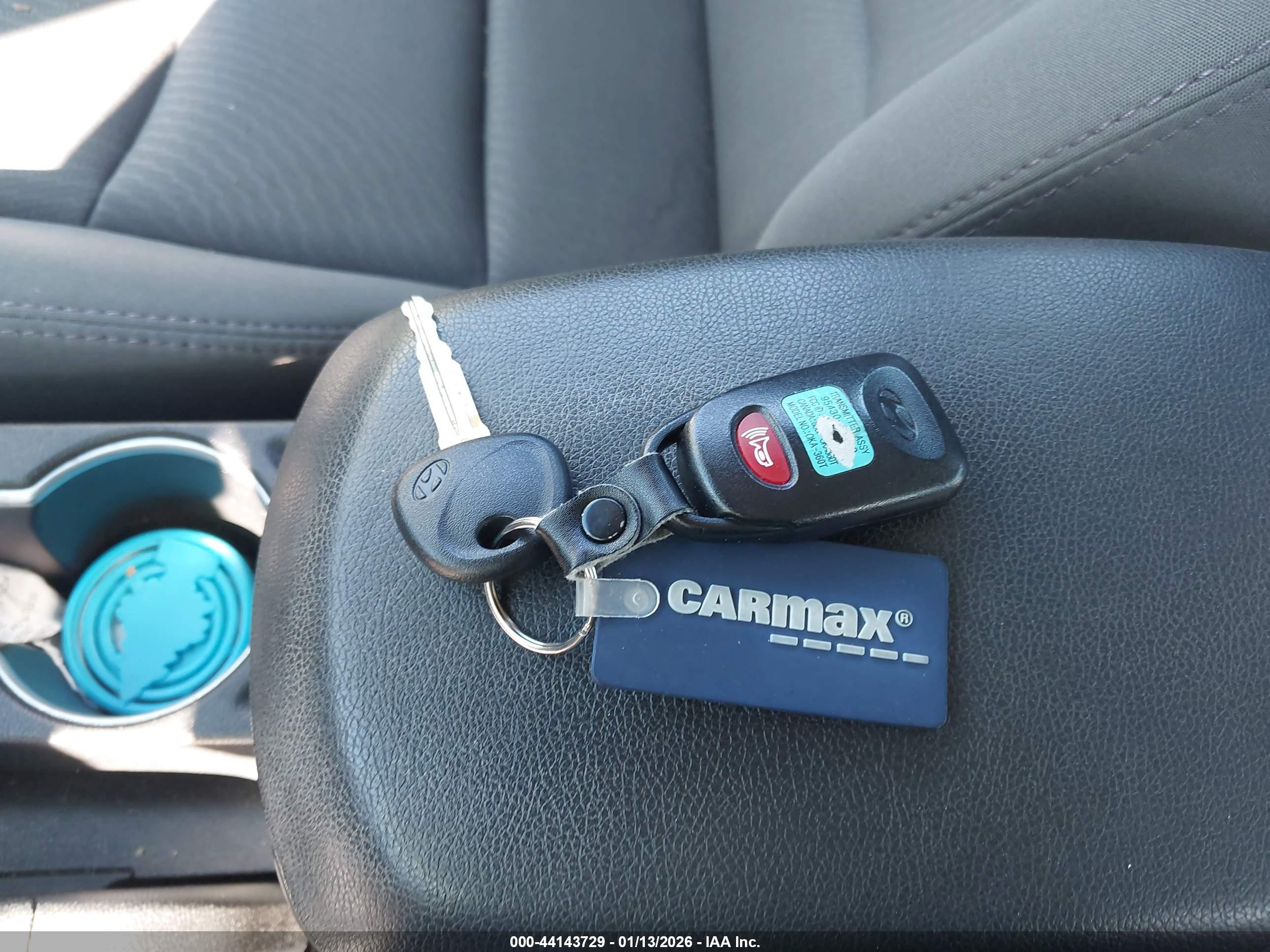 HYUNDAI ELANTRA image 11