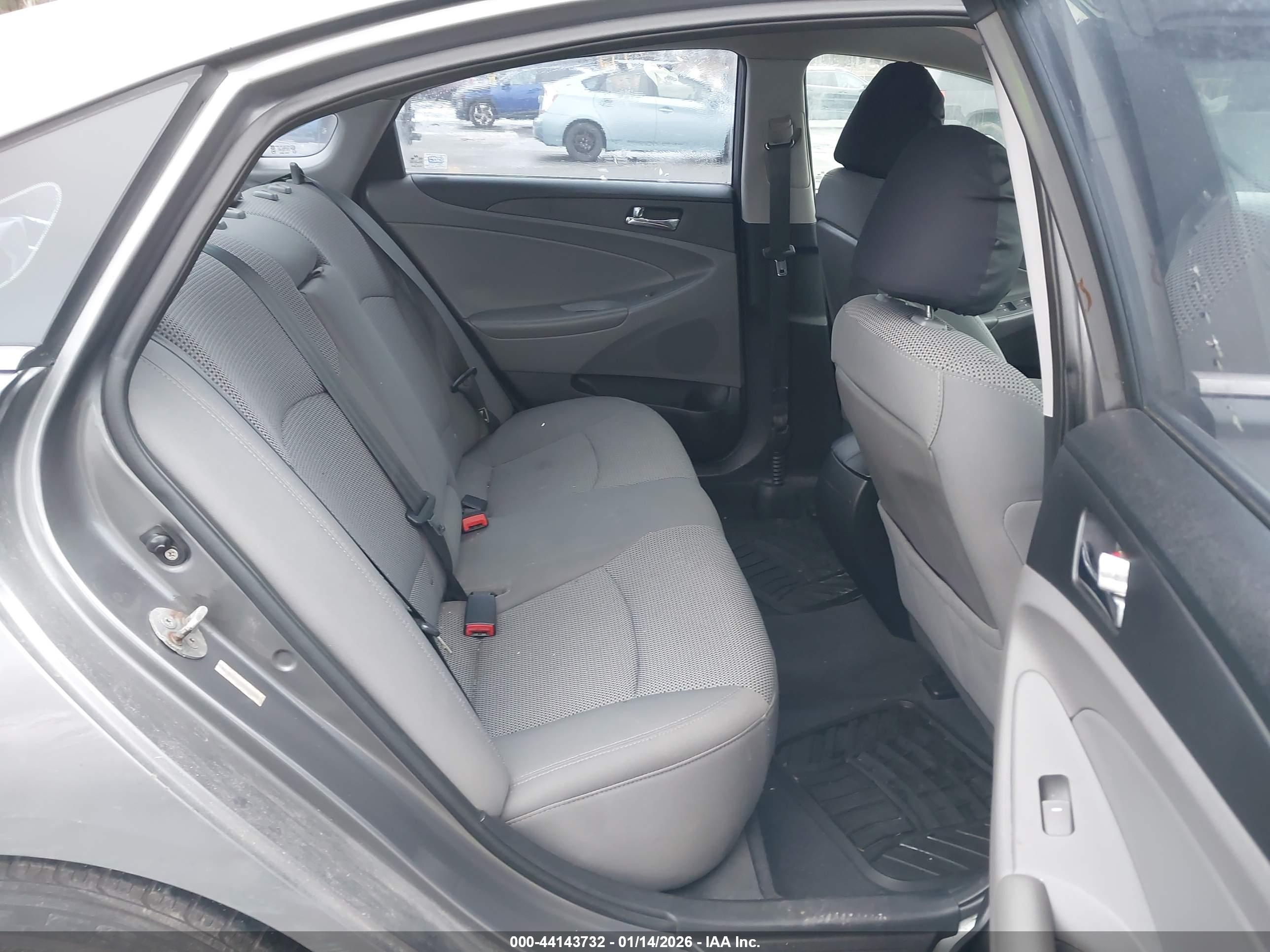 HYUNDAI SONATA image 8