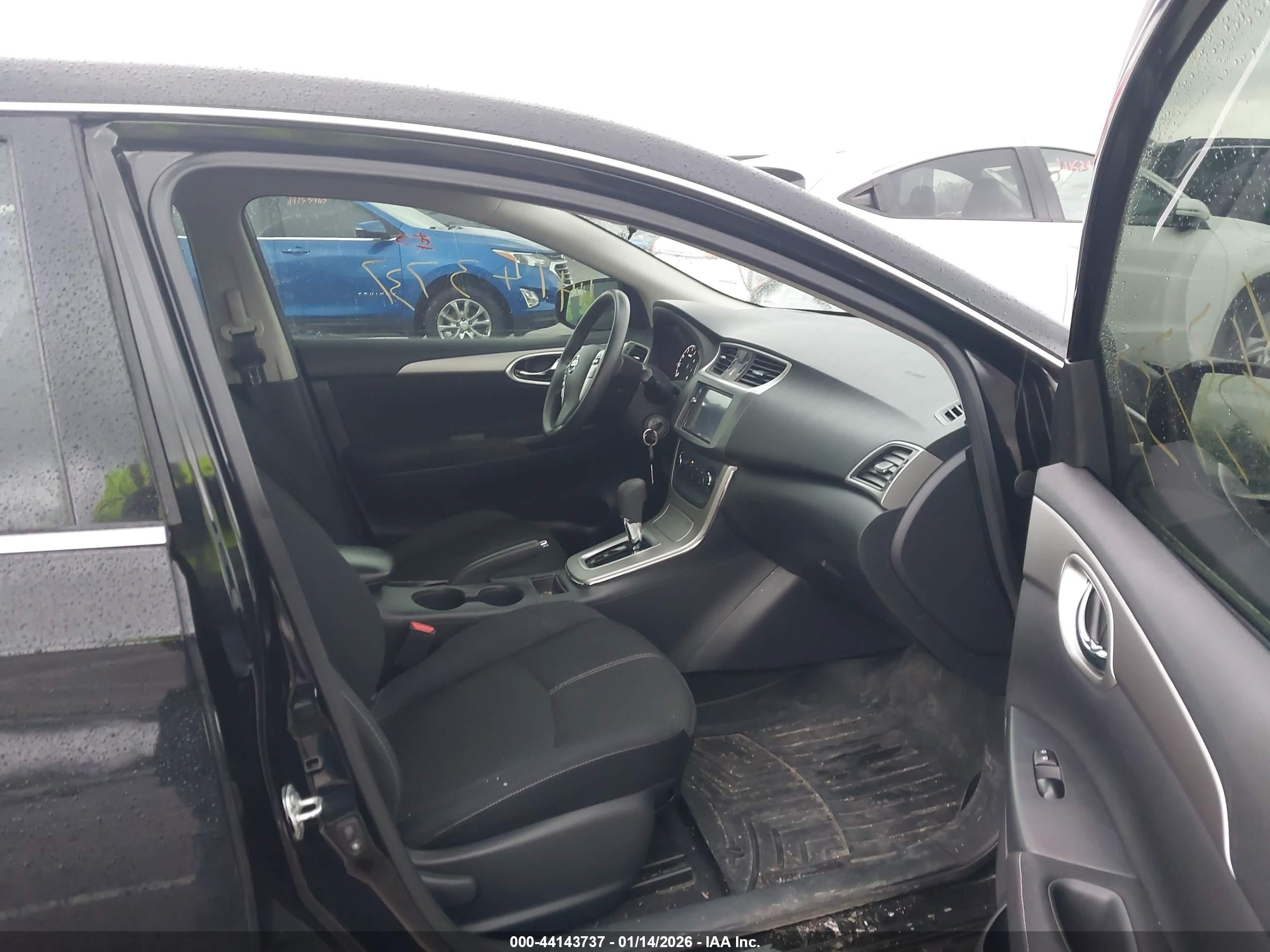 NISSAN SENTRA image 5
