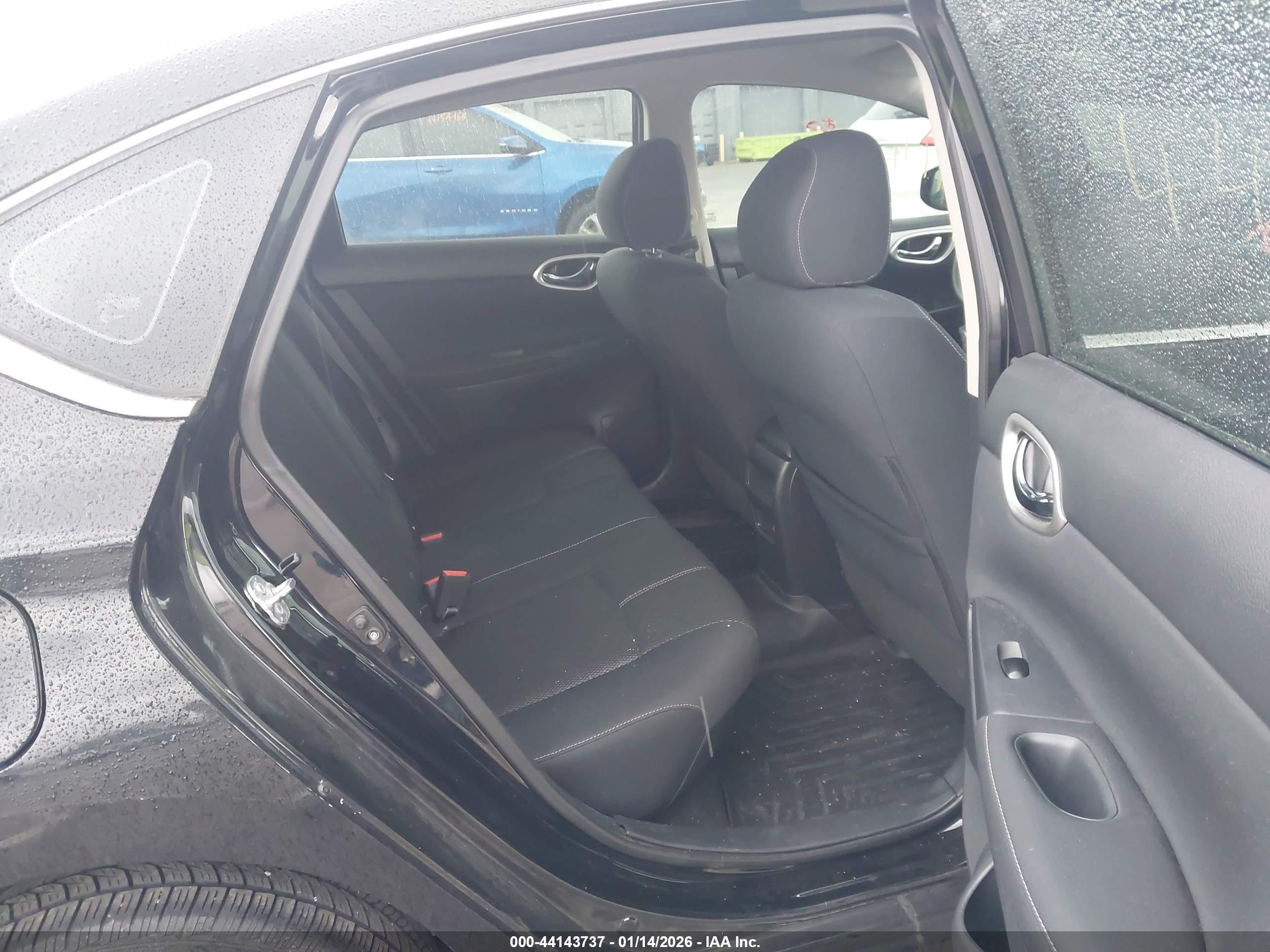 NISSAN SENTRA image 8