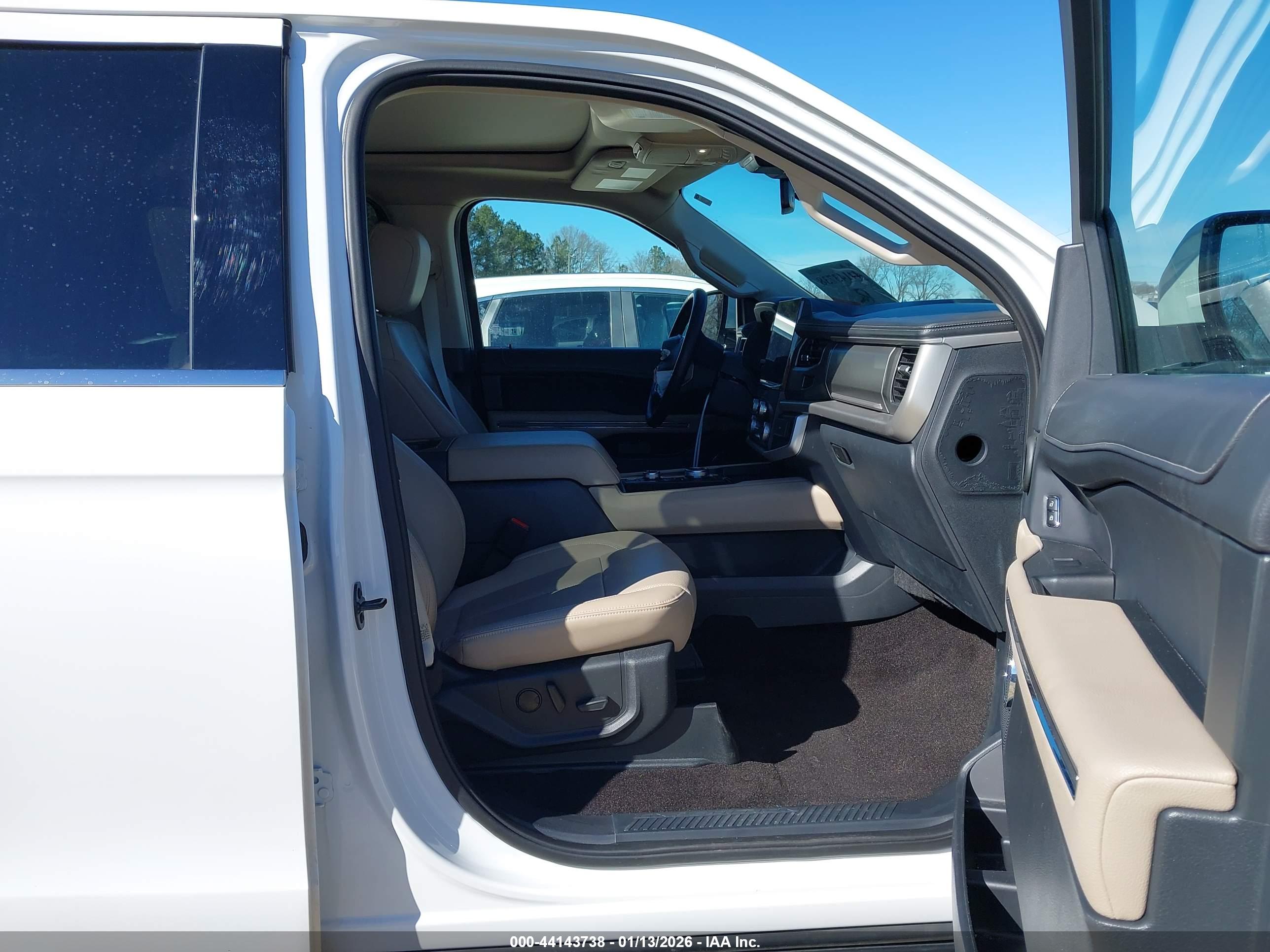 FORD EXPEDITION image 5