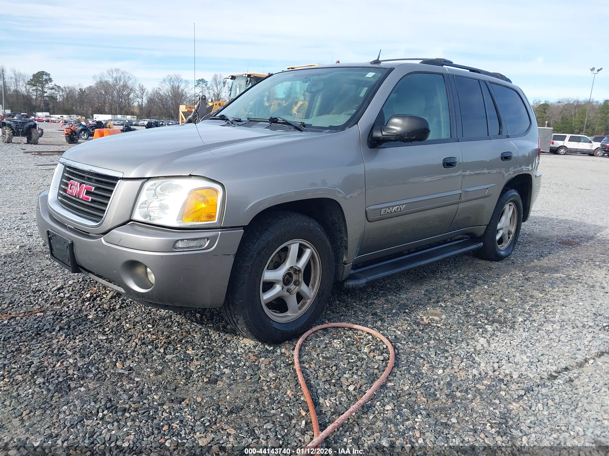 GMC ENVOY image 2