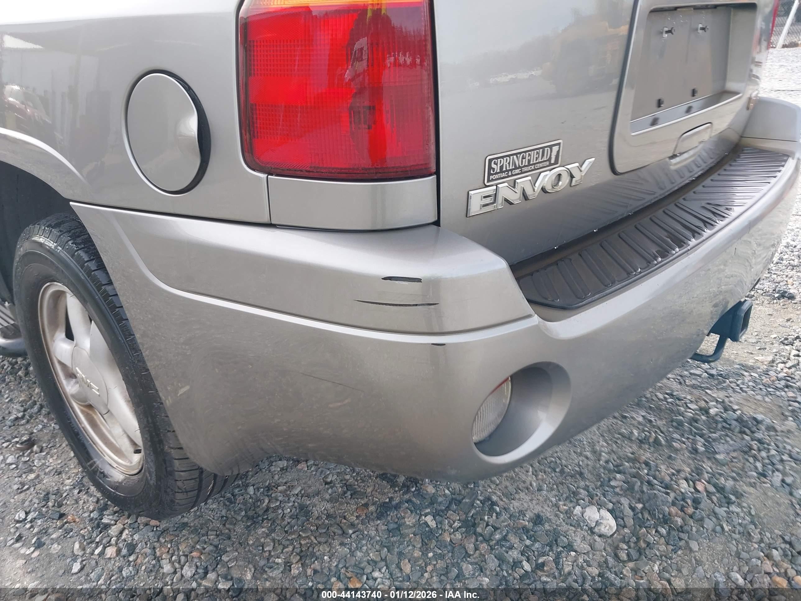 GMC ENVOY image 6