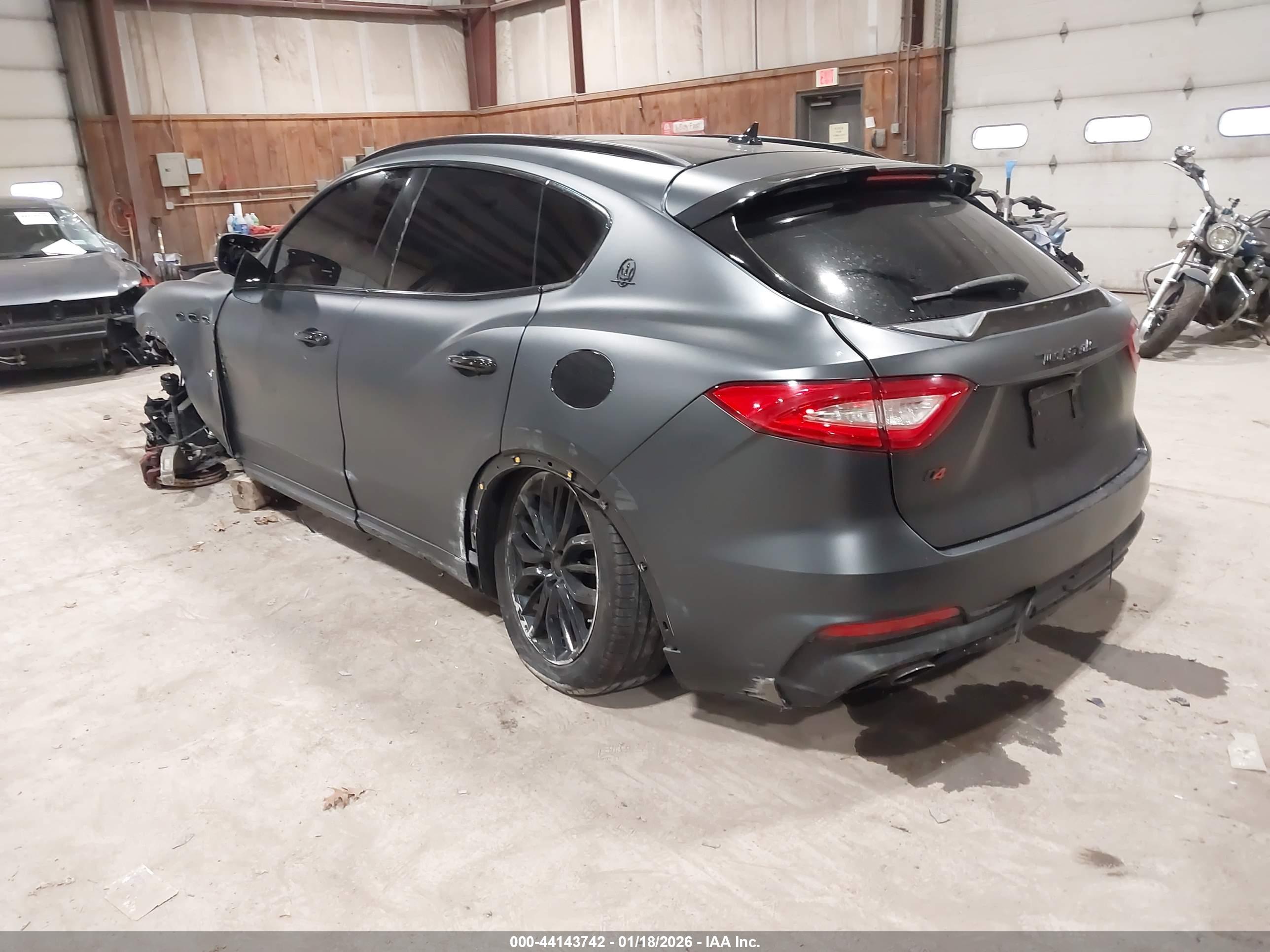 MASERATI LEVANTE image 3