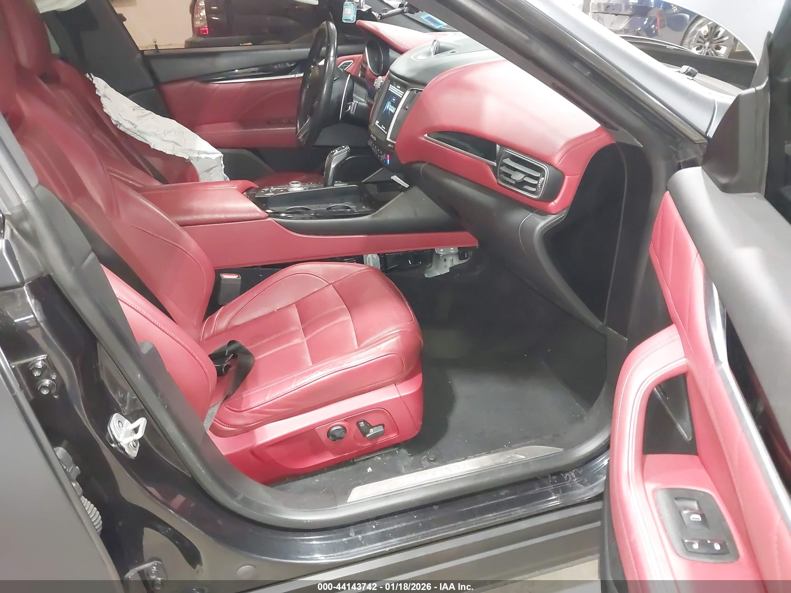 MASERATI LEVANTE image 5