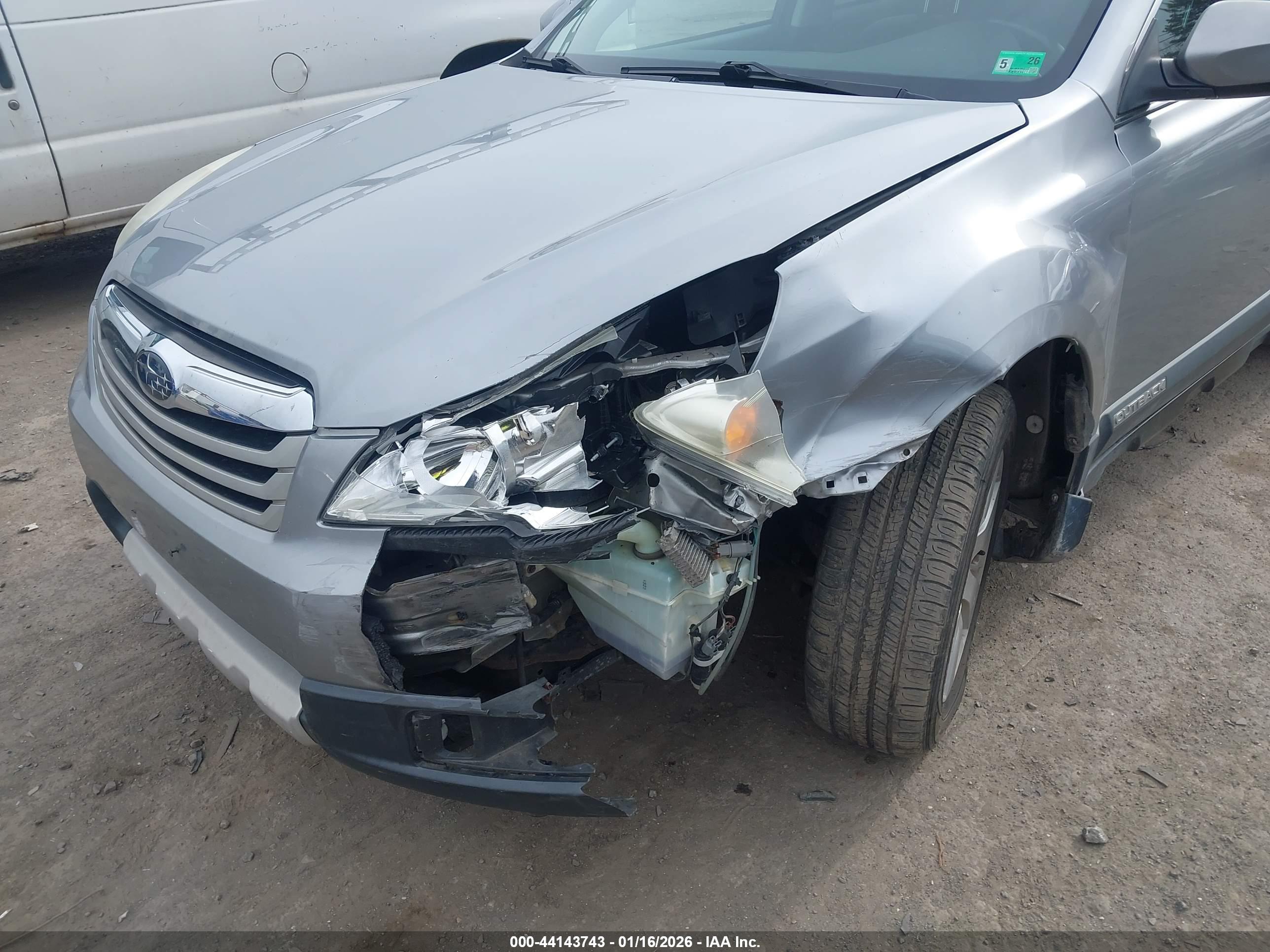 SUBARU OUTBACK image 6