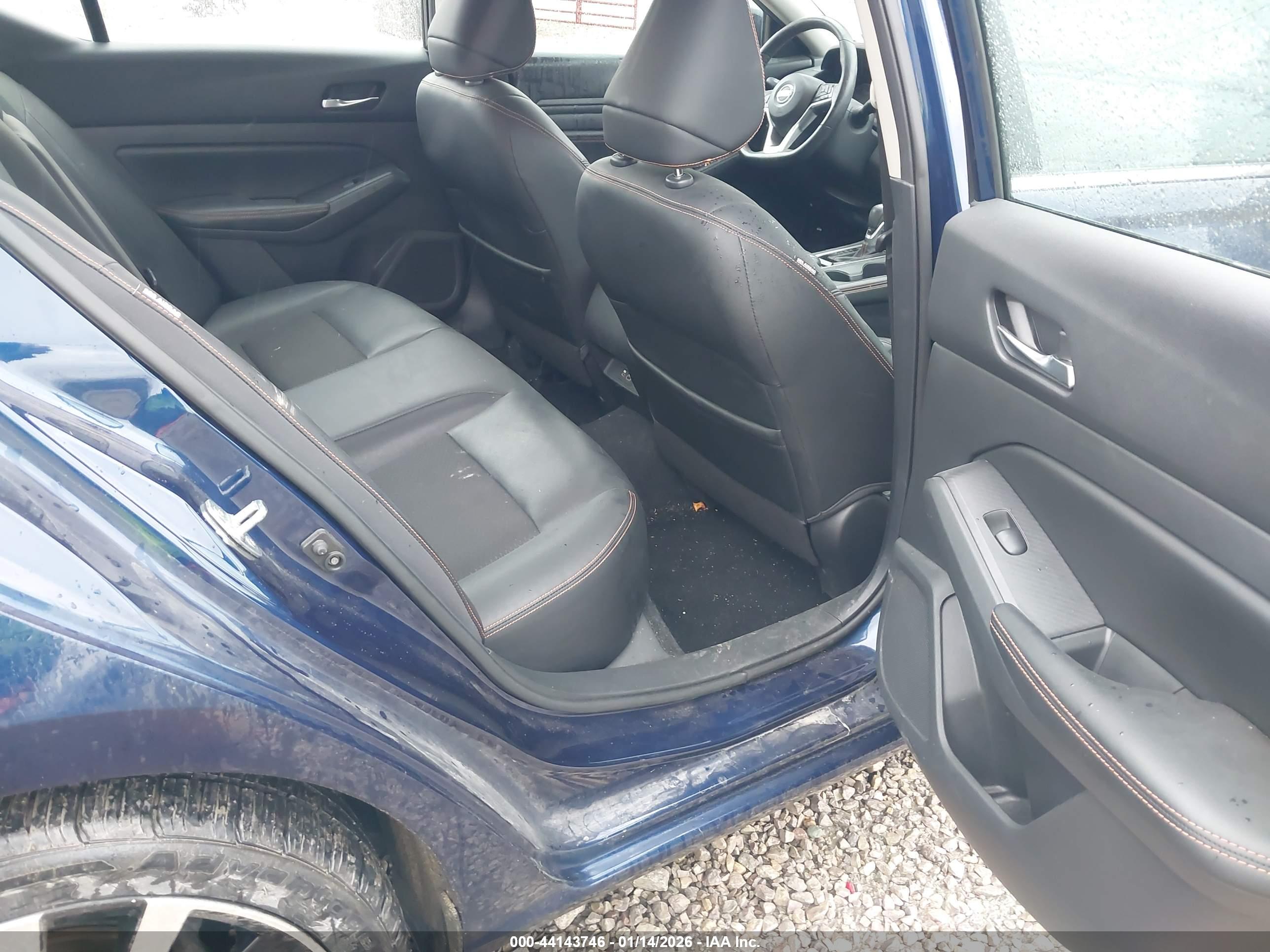 NISSAN ALTIMA image 8