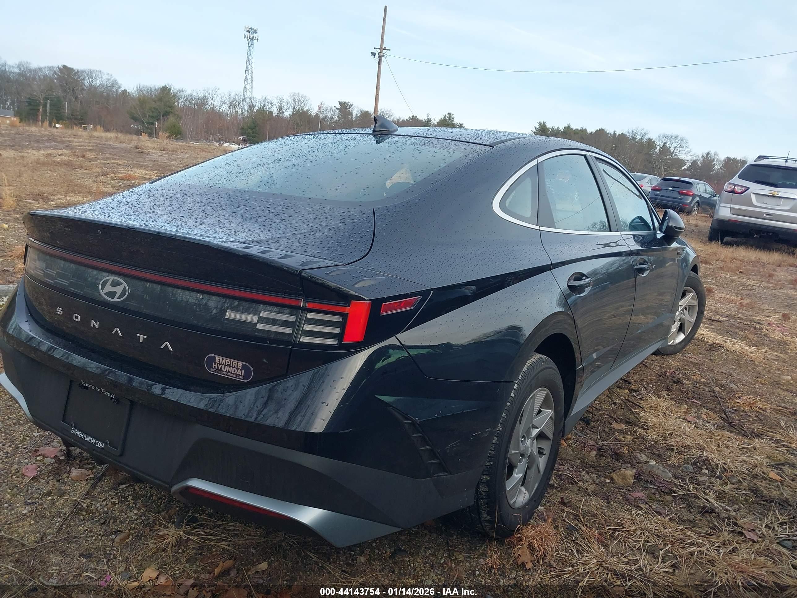 HYUNDAI SONATA image 4