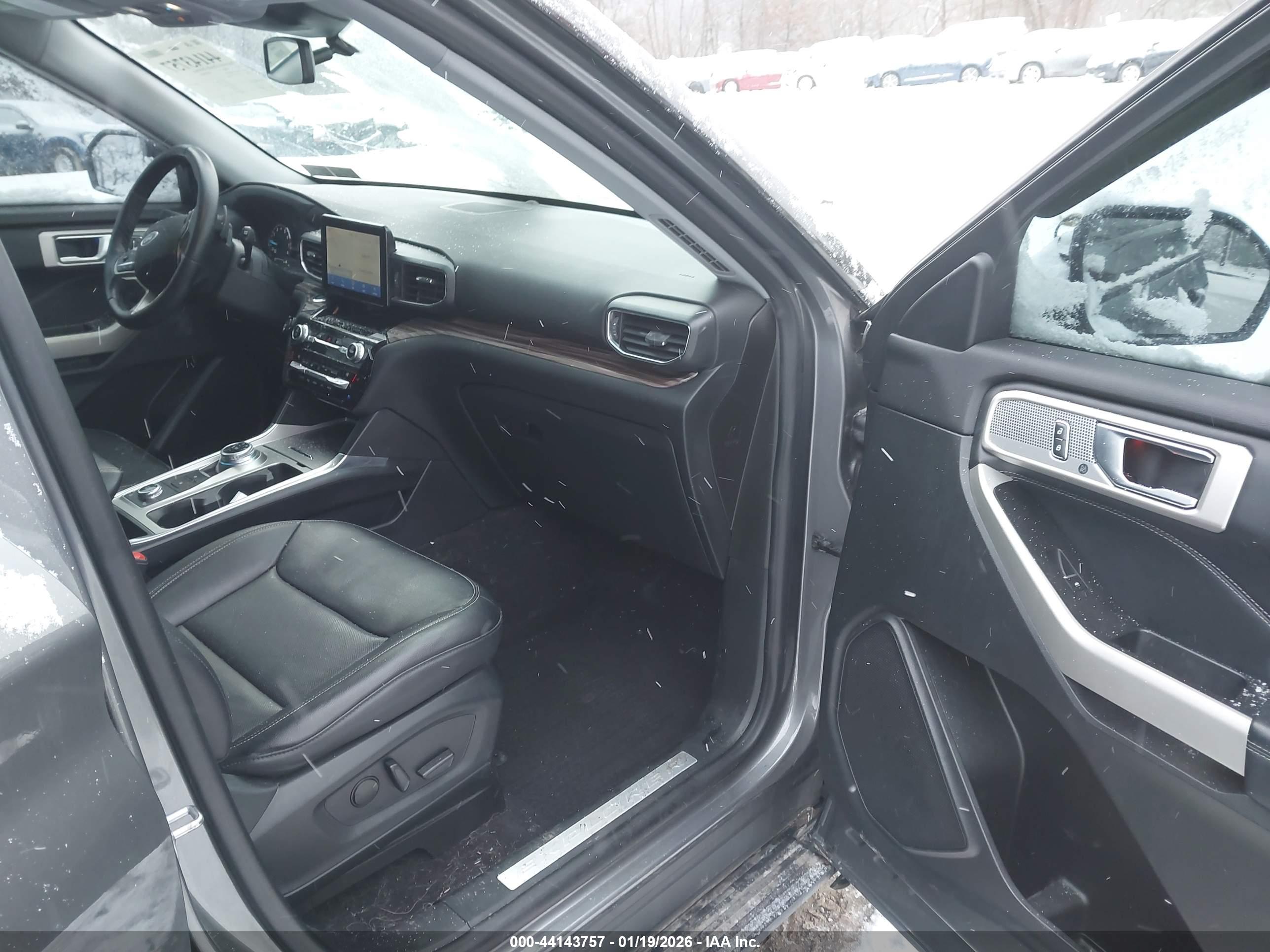 FORD EXPLORER image 5