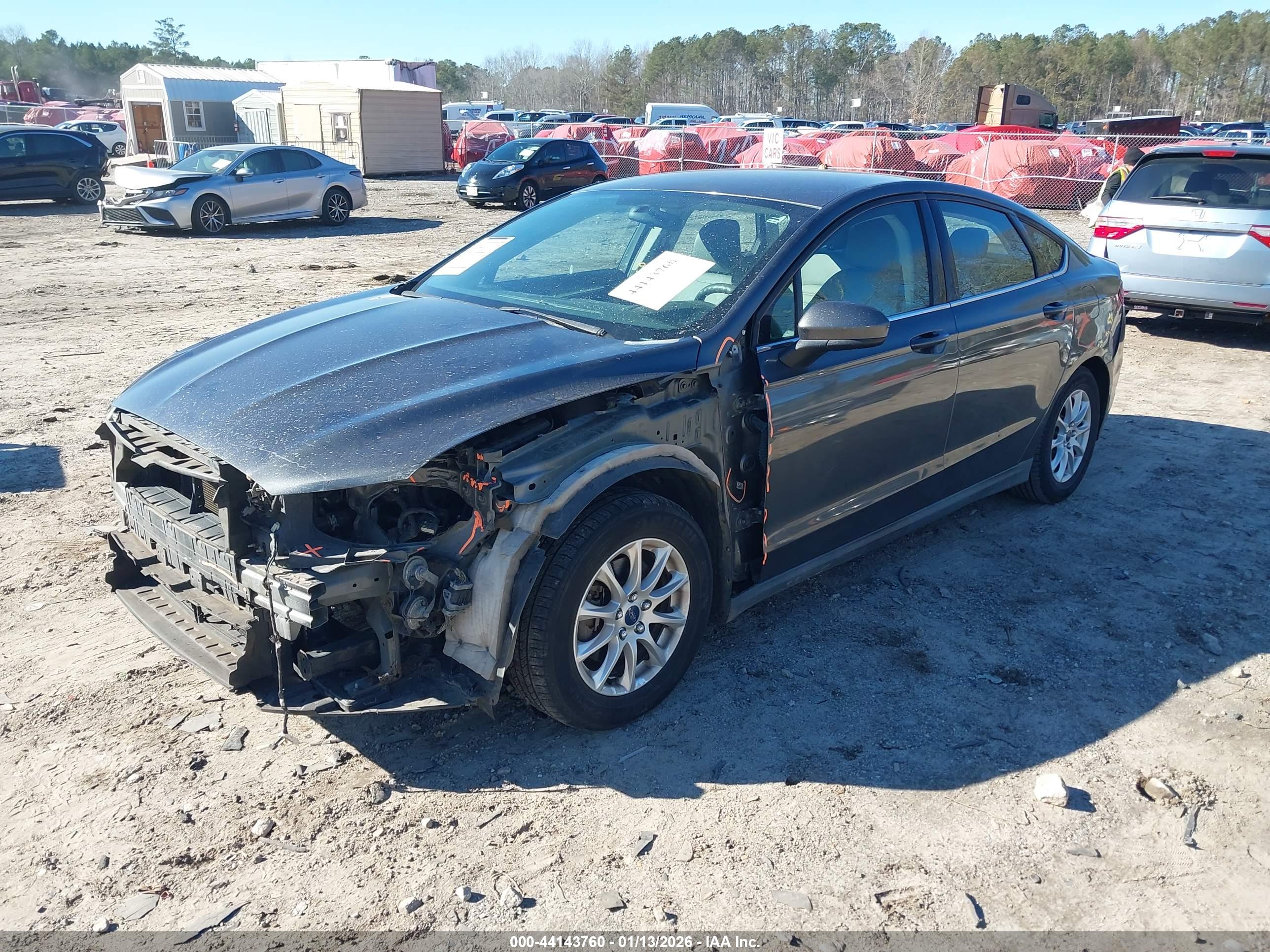 FORD FUSION image 2