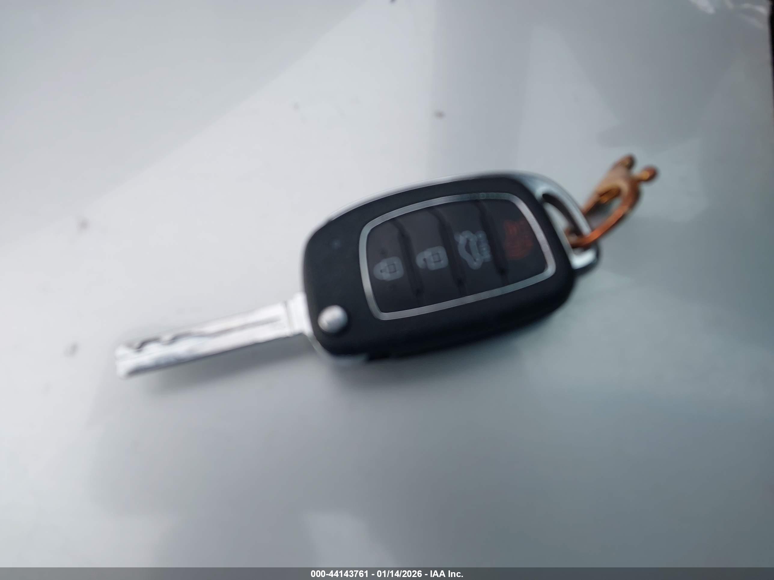 HYUNDAI SONATA image 11