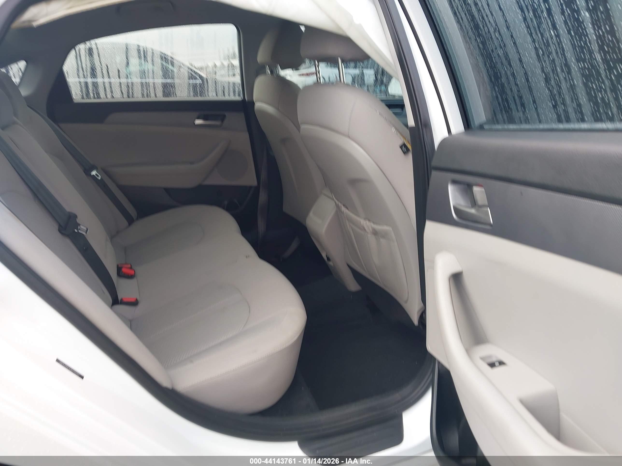 HYUNDAI SONATA image 8