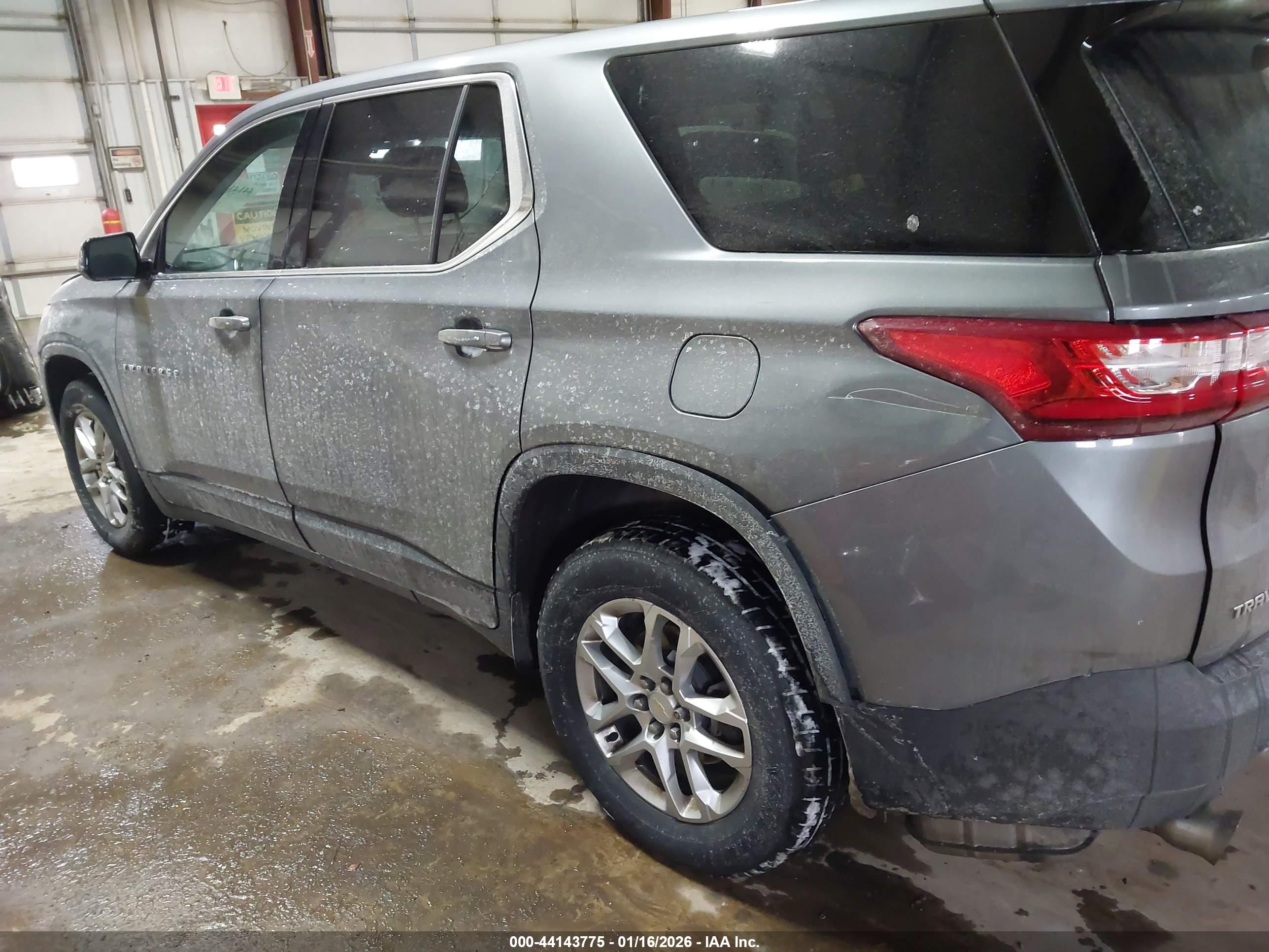 CHEVROLET TRAVERSE image 3