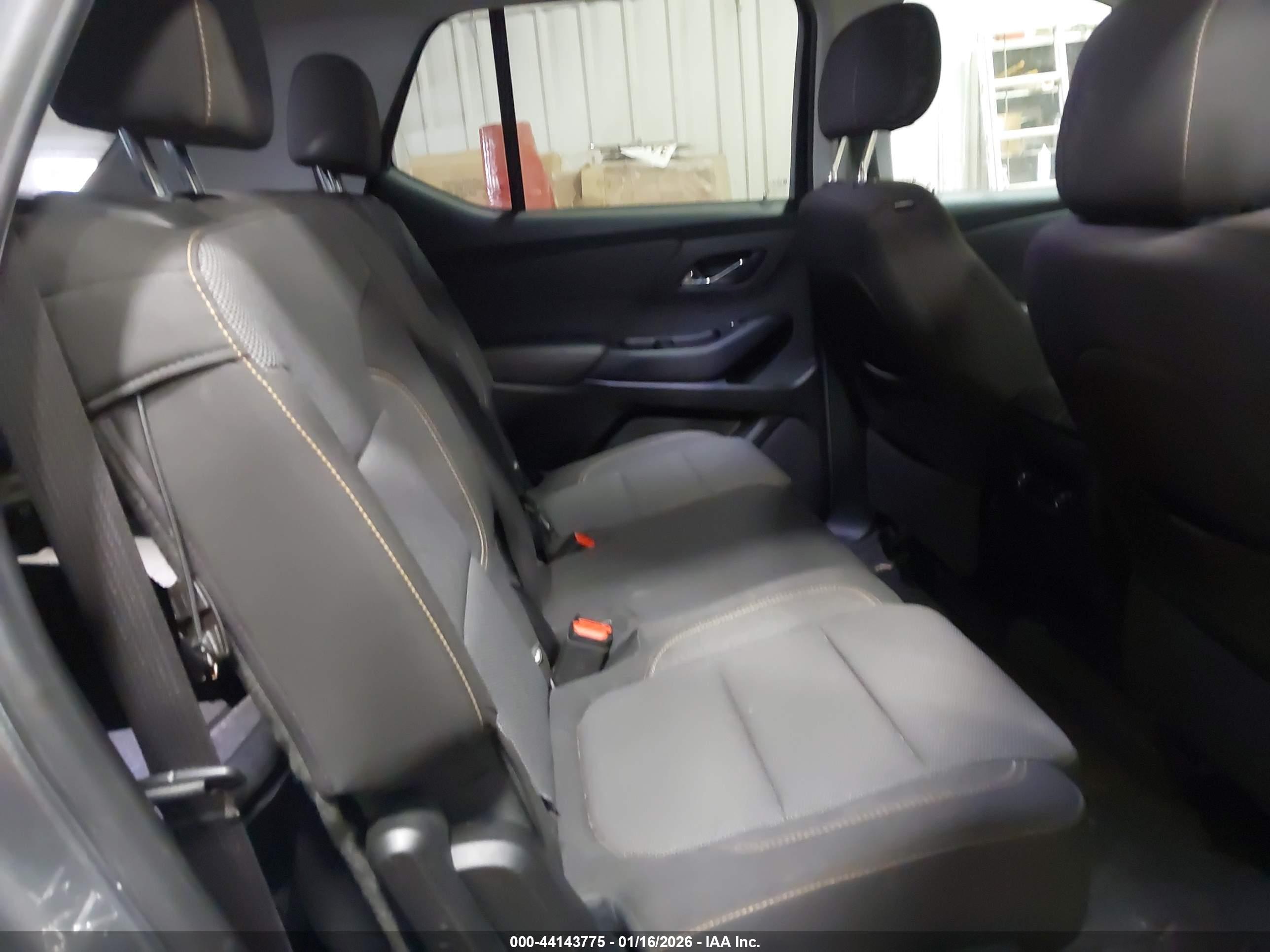 CHEVROLET TRAVERSE image 8