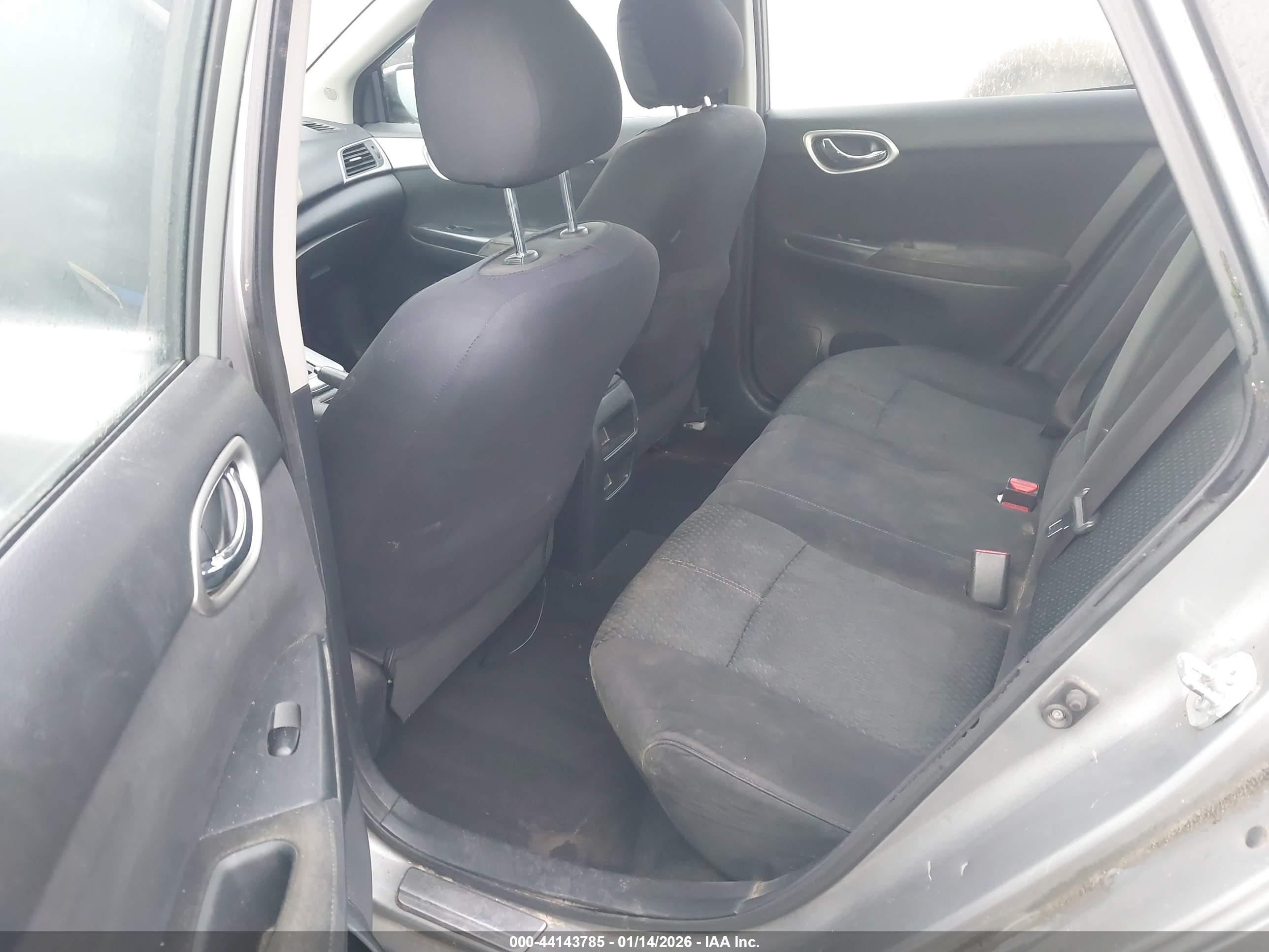 NISSAN SENTRA image 8