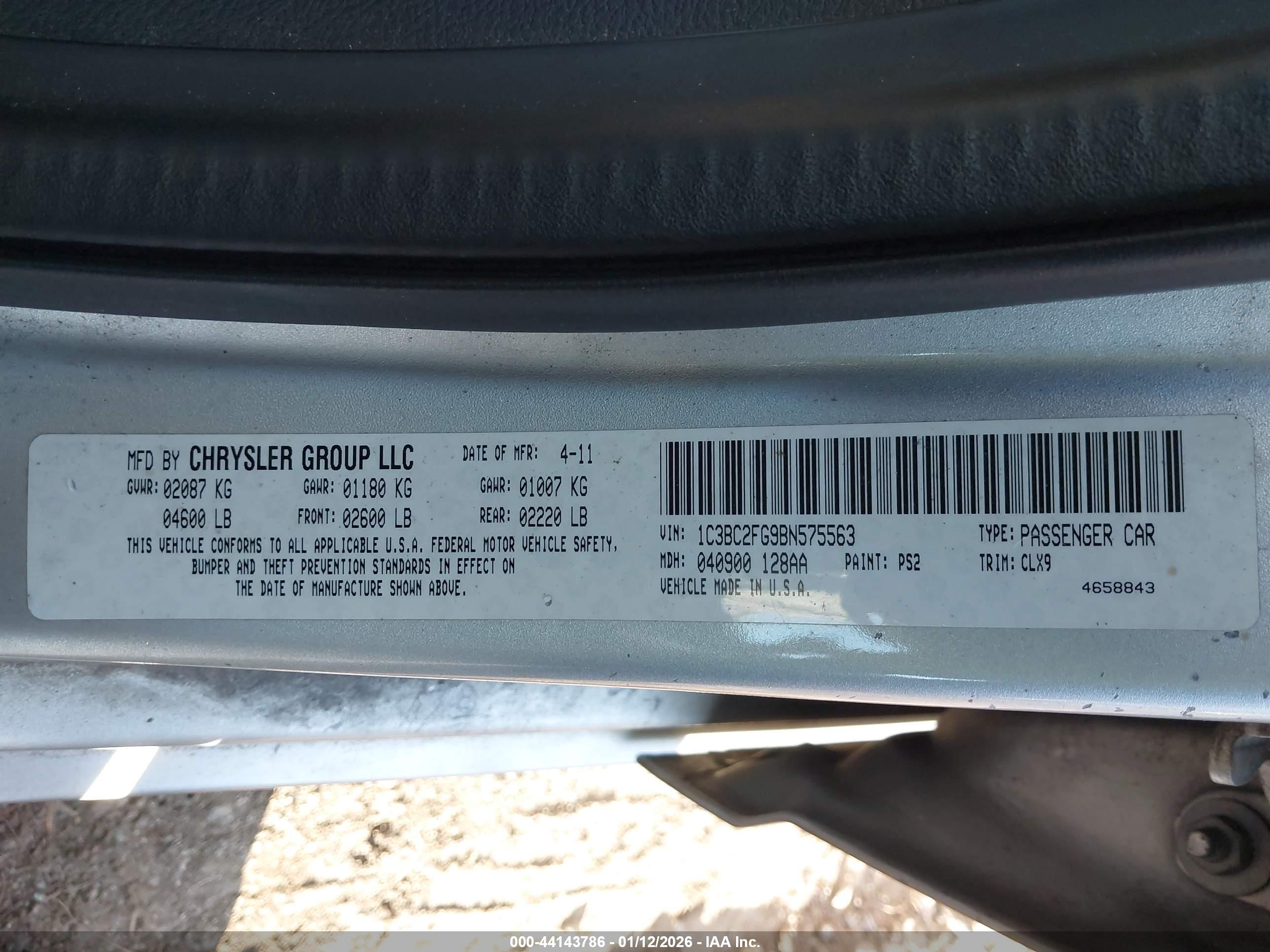 CHRYSLER 200 image 9