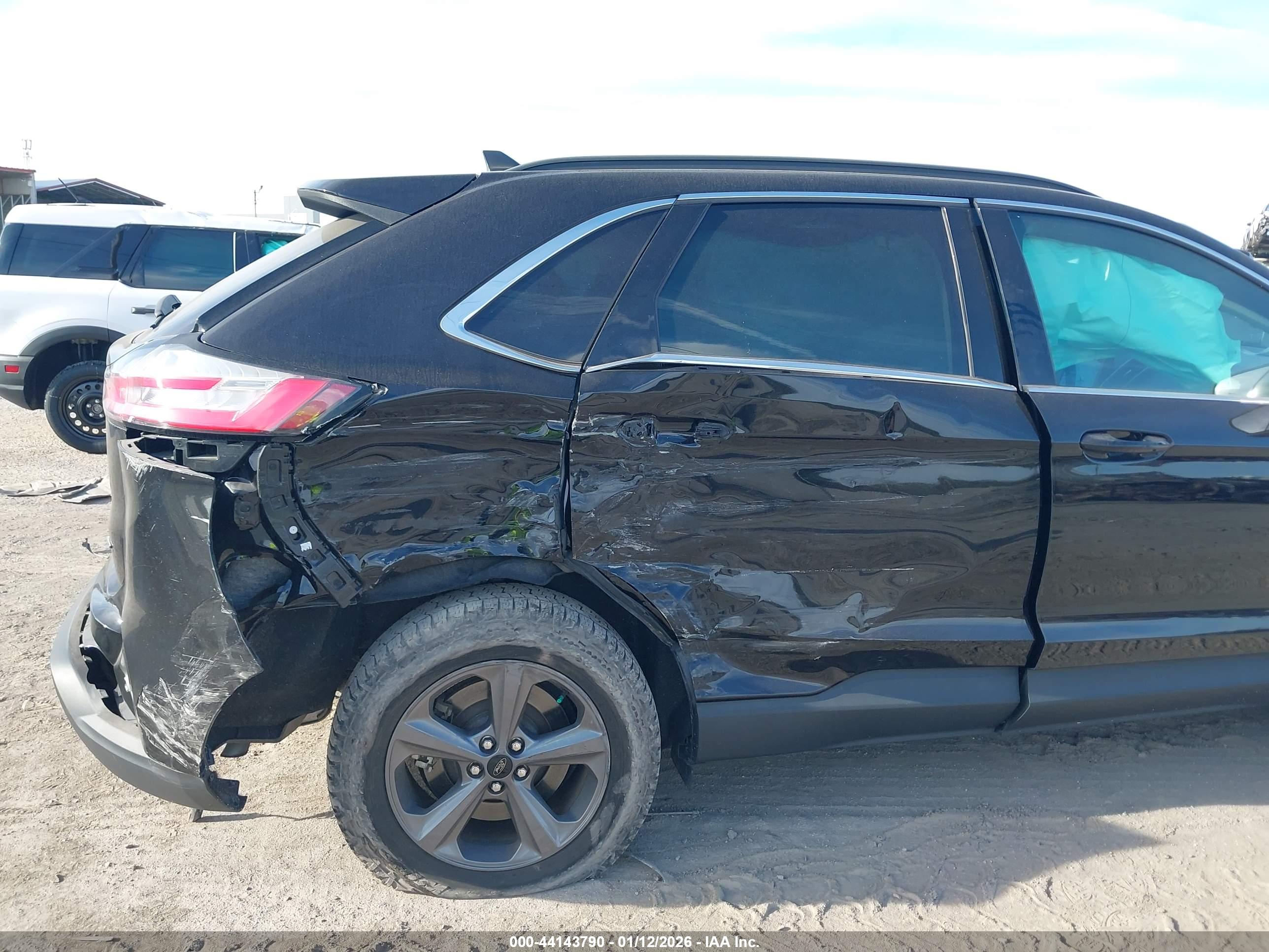 FORD EDGE image 6
