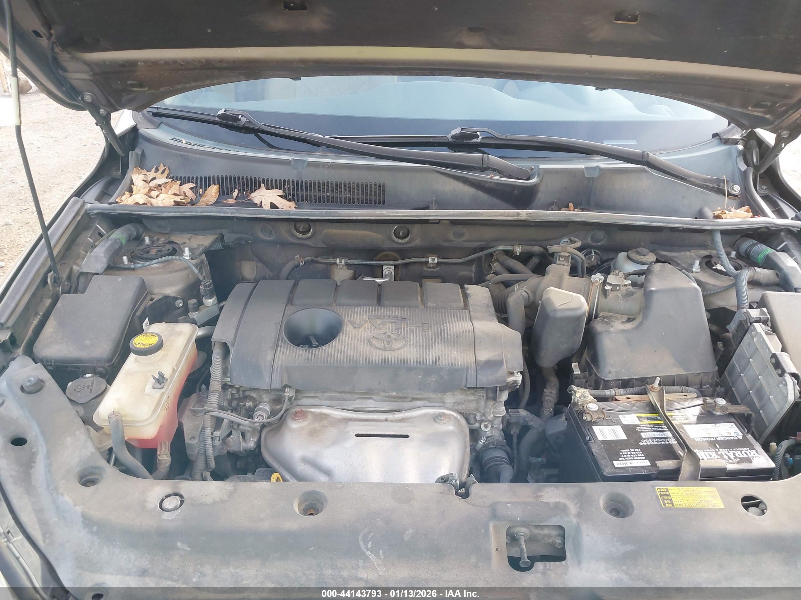 TOYOTA RAV4 image 10