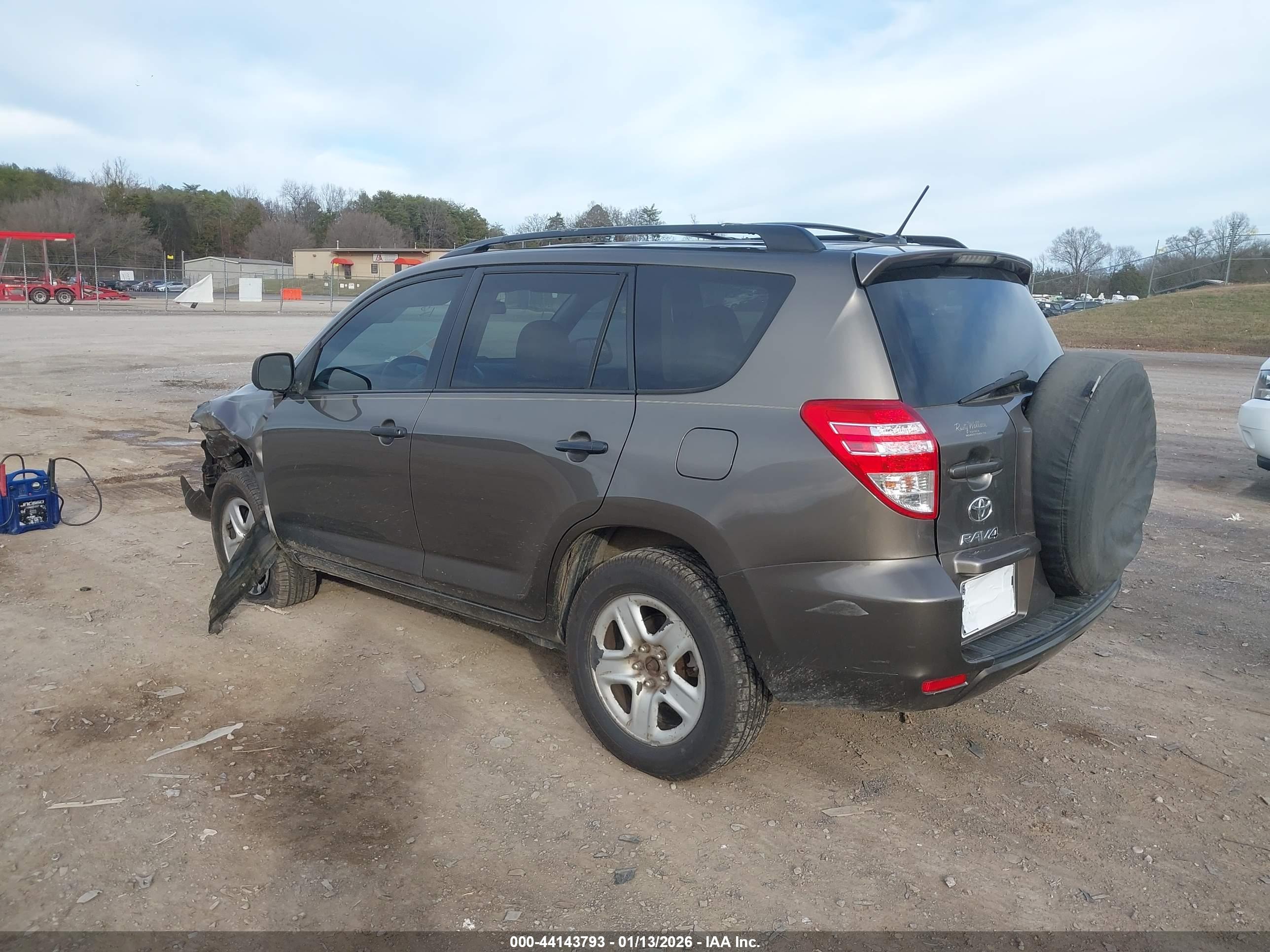 TOYOTA RAV4 image 3