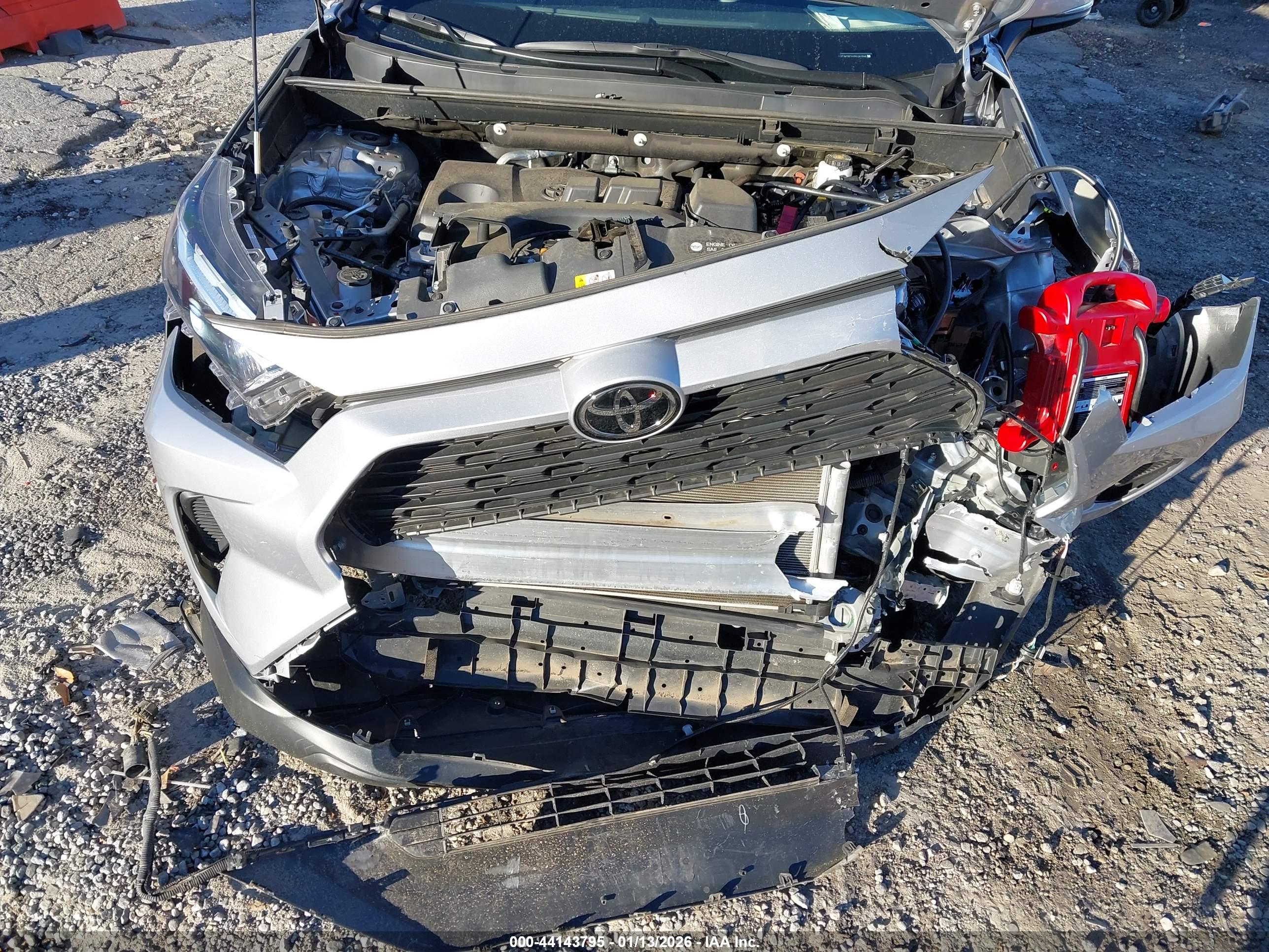 TOYOTA RAV4 image 10
