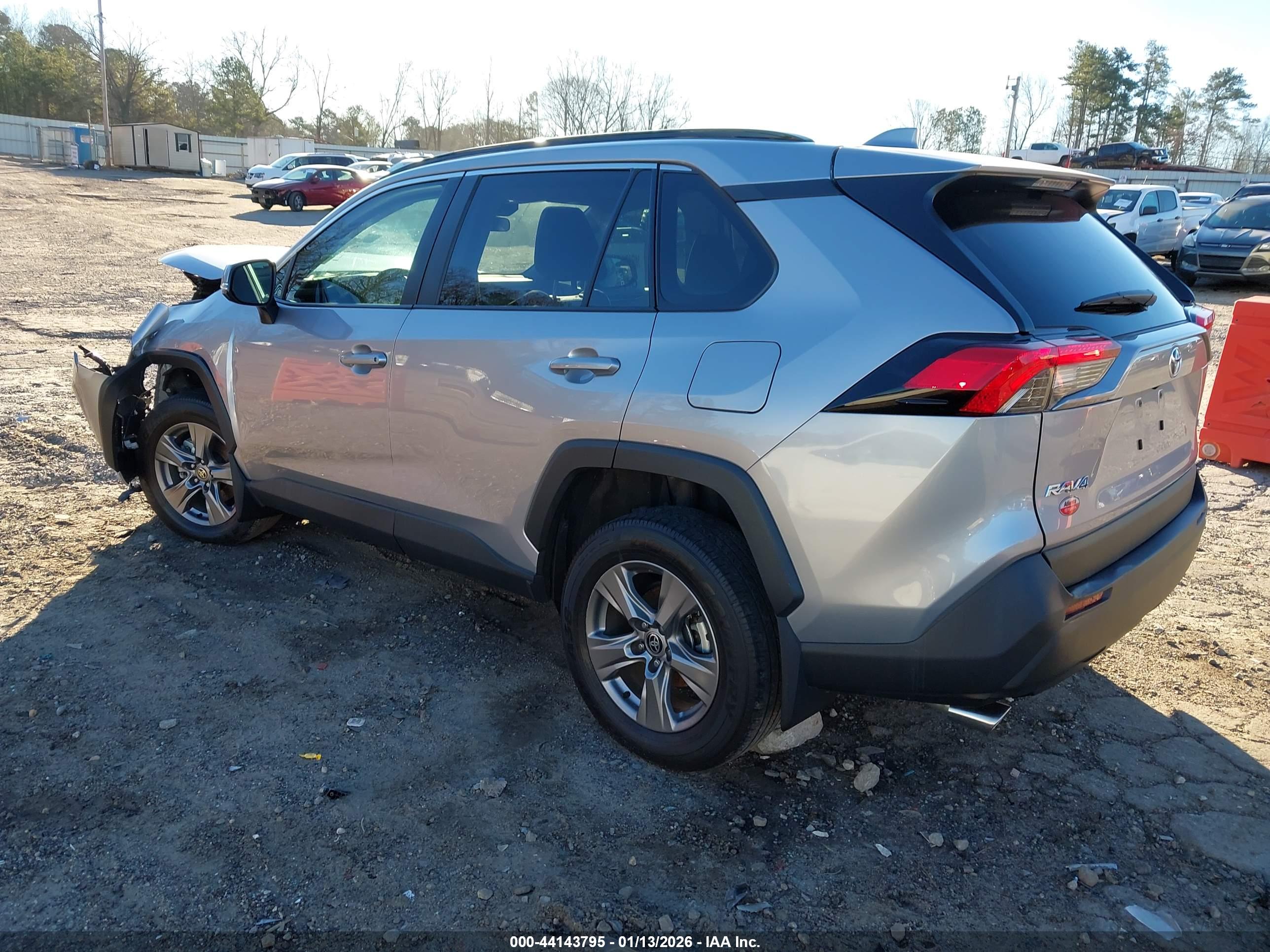 TOYOTA RAV4 image 3