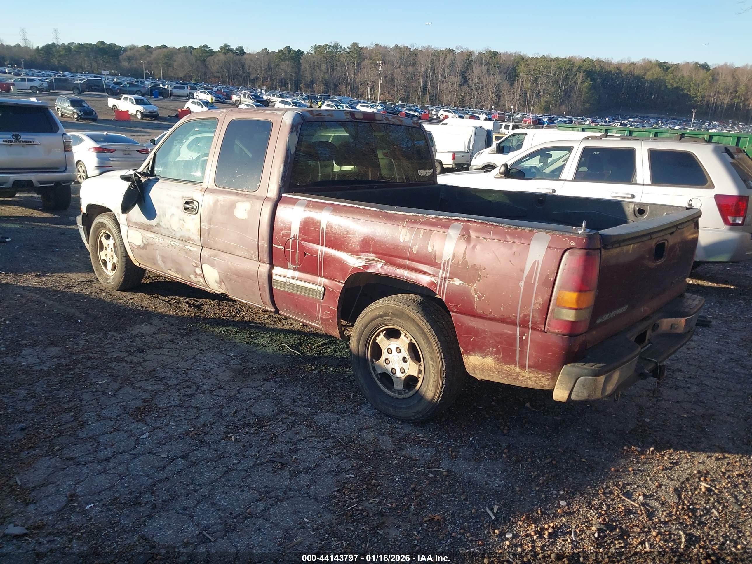 CHEVROLET SILVERADO image 3