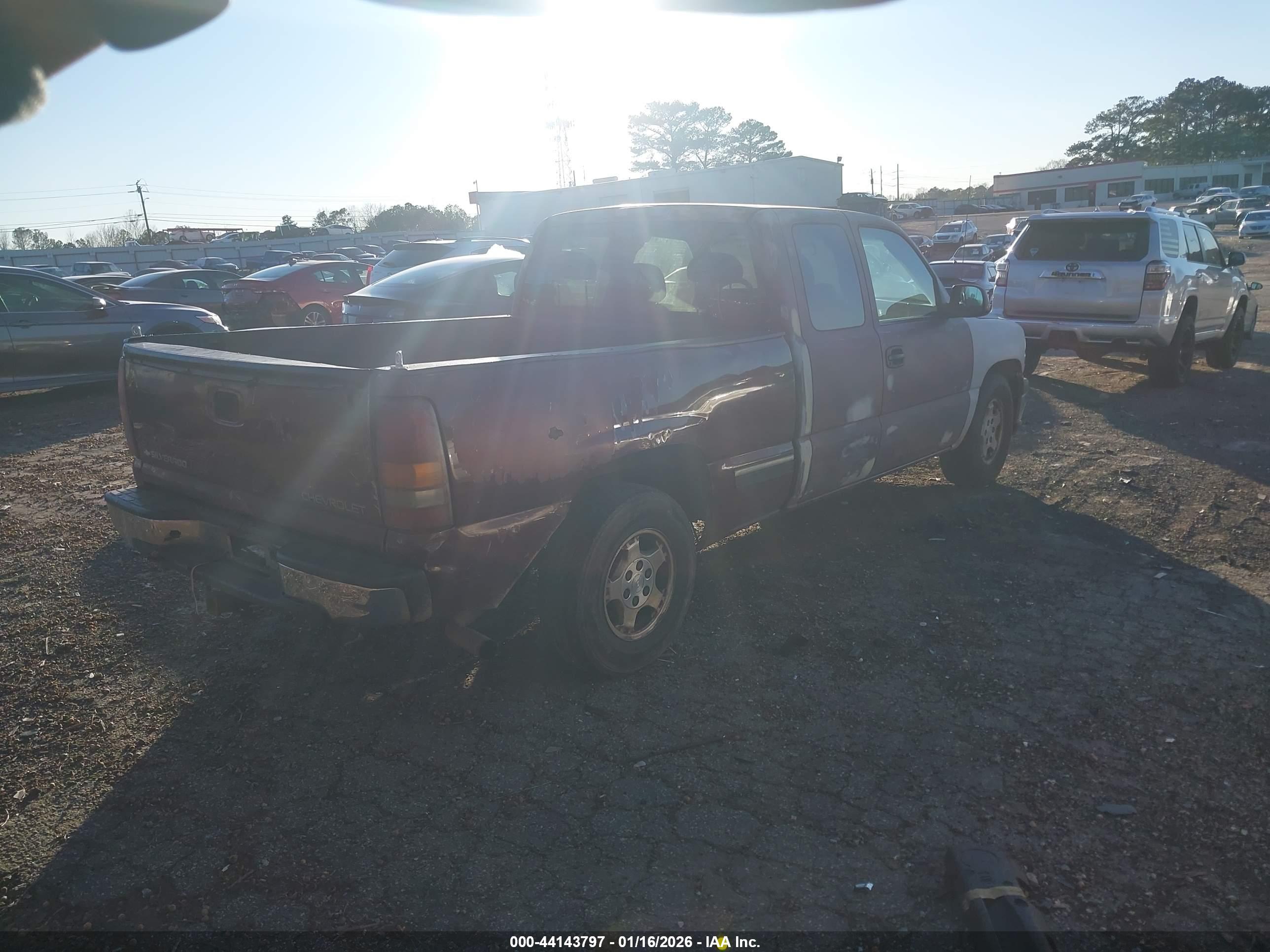 CHEVROLET SILVERADO image 4