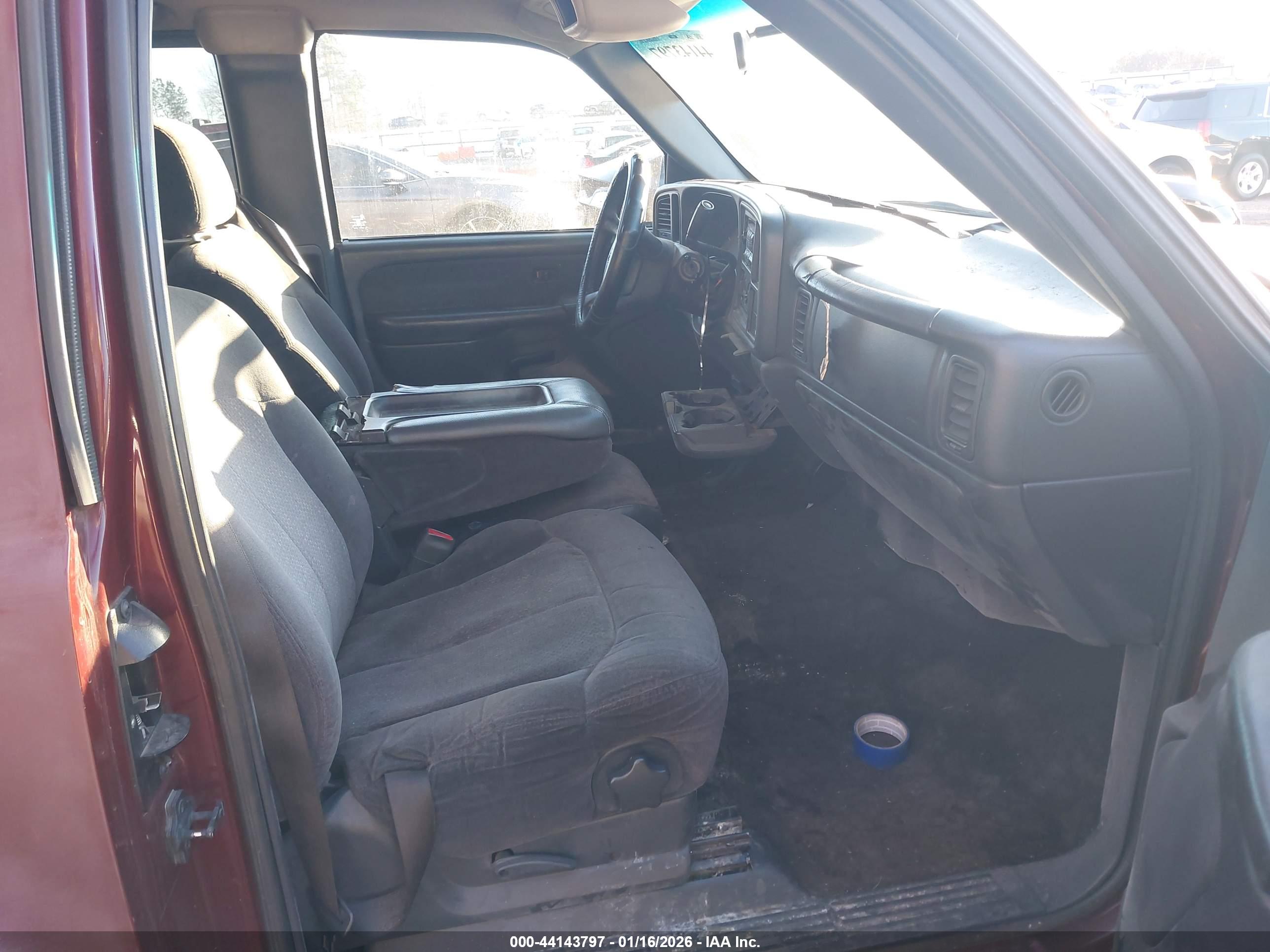 CHEVROLET SILVERADO image 5