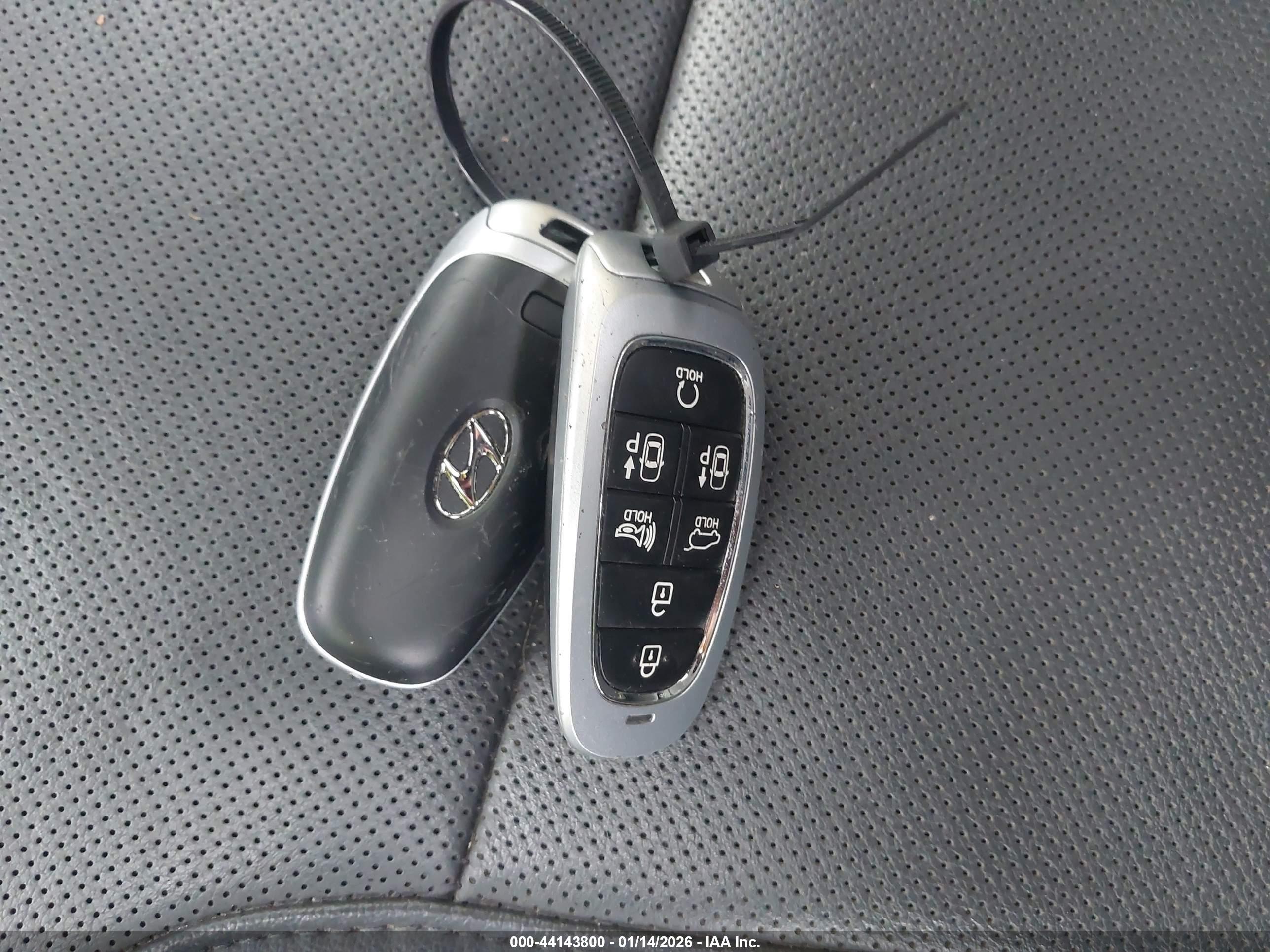 HYUNDAI TUCSON image 11