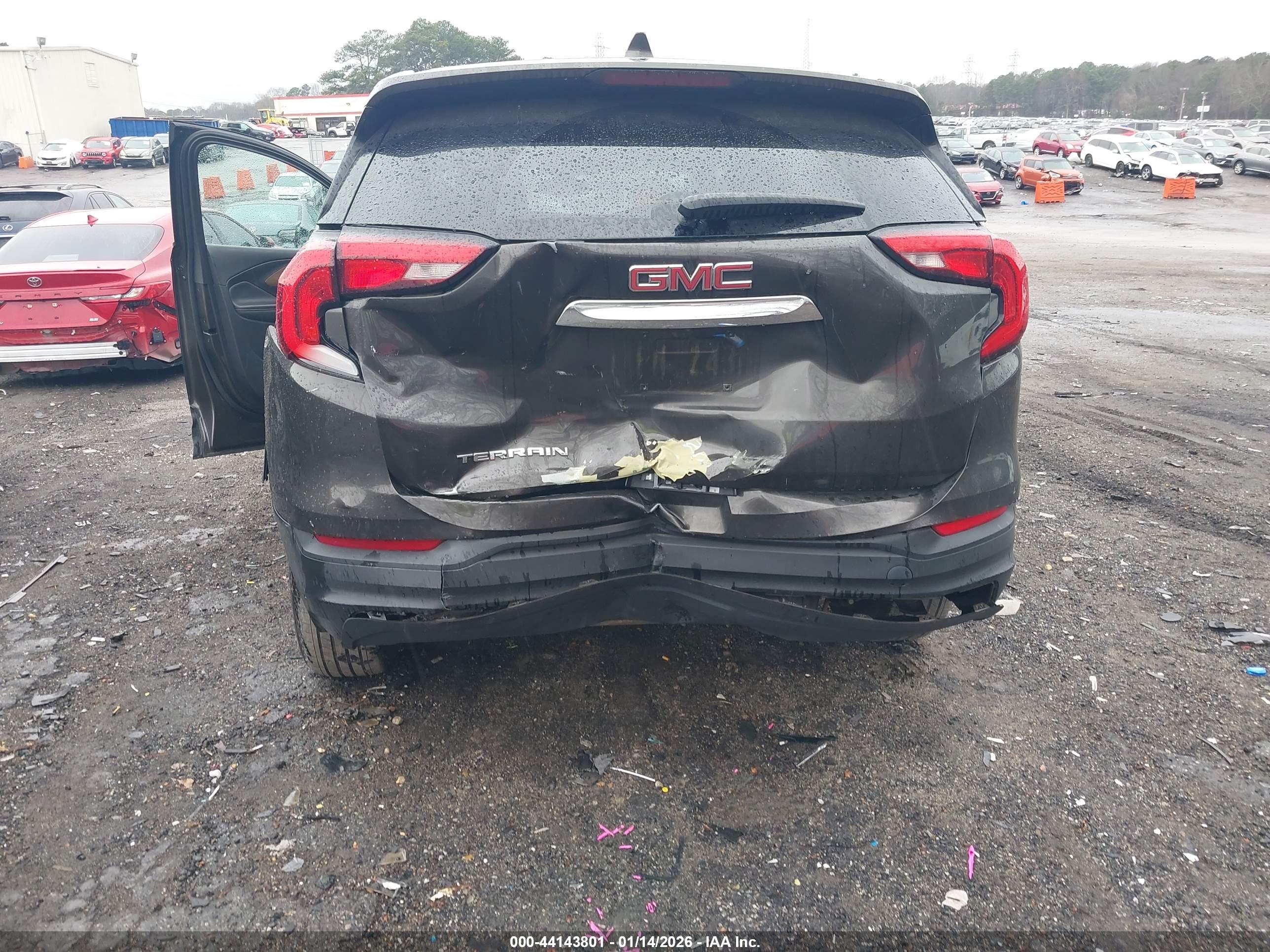 GMC TERRAIN image 6