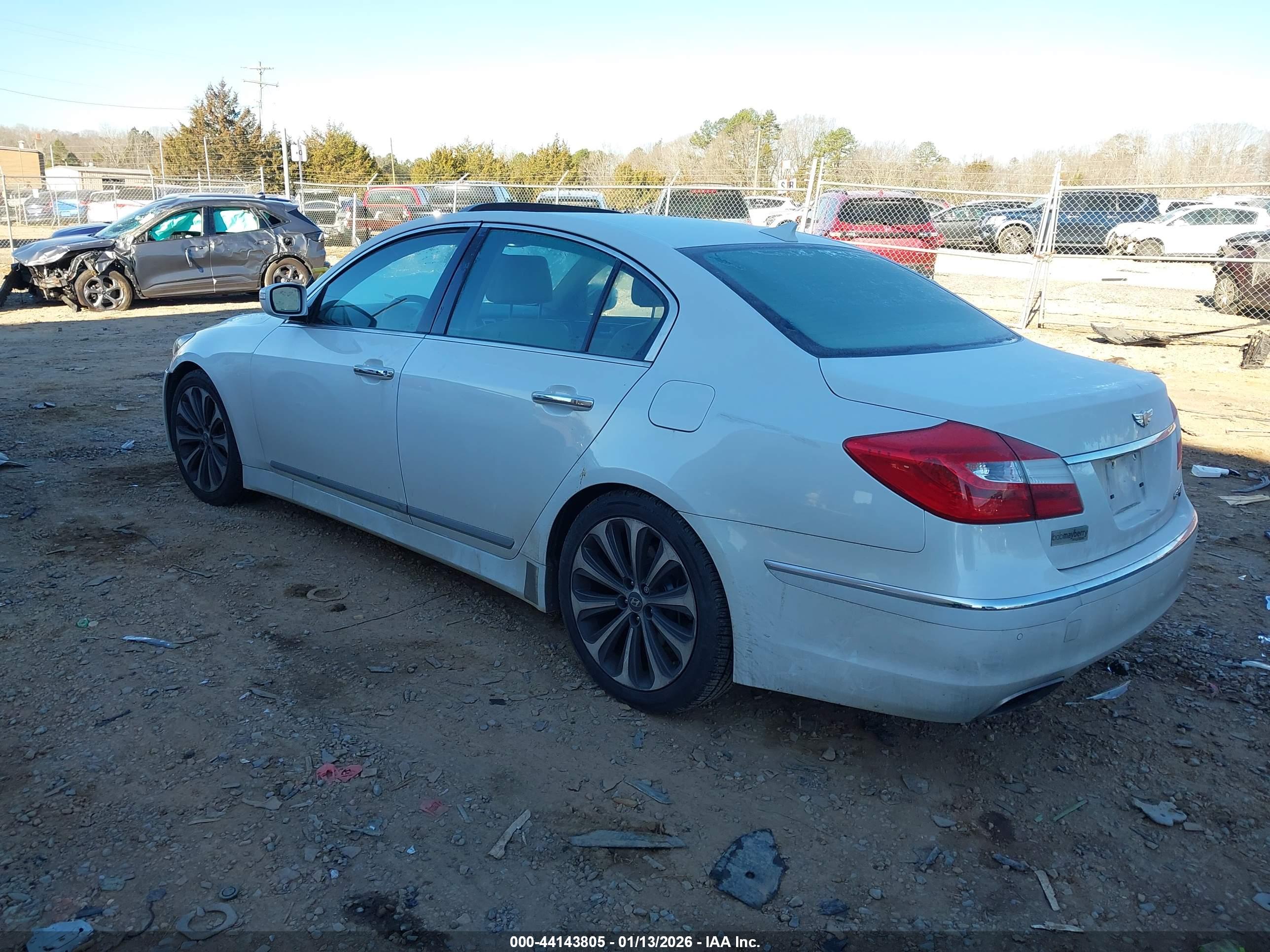 HYUNDAI GENESIS image 3