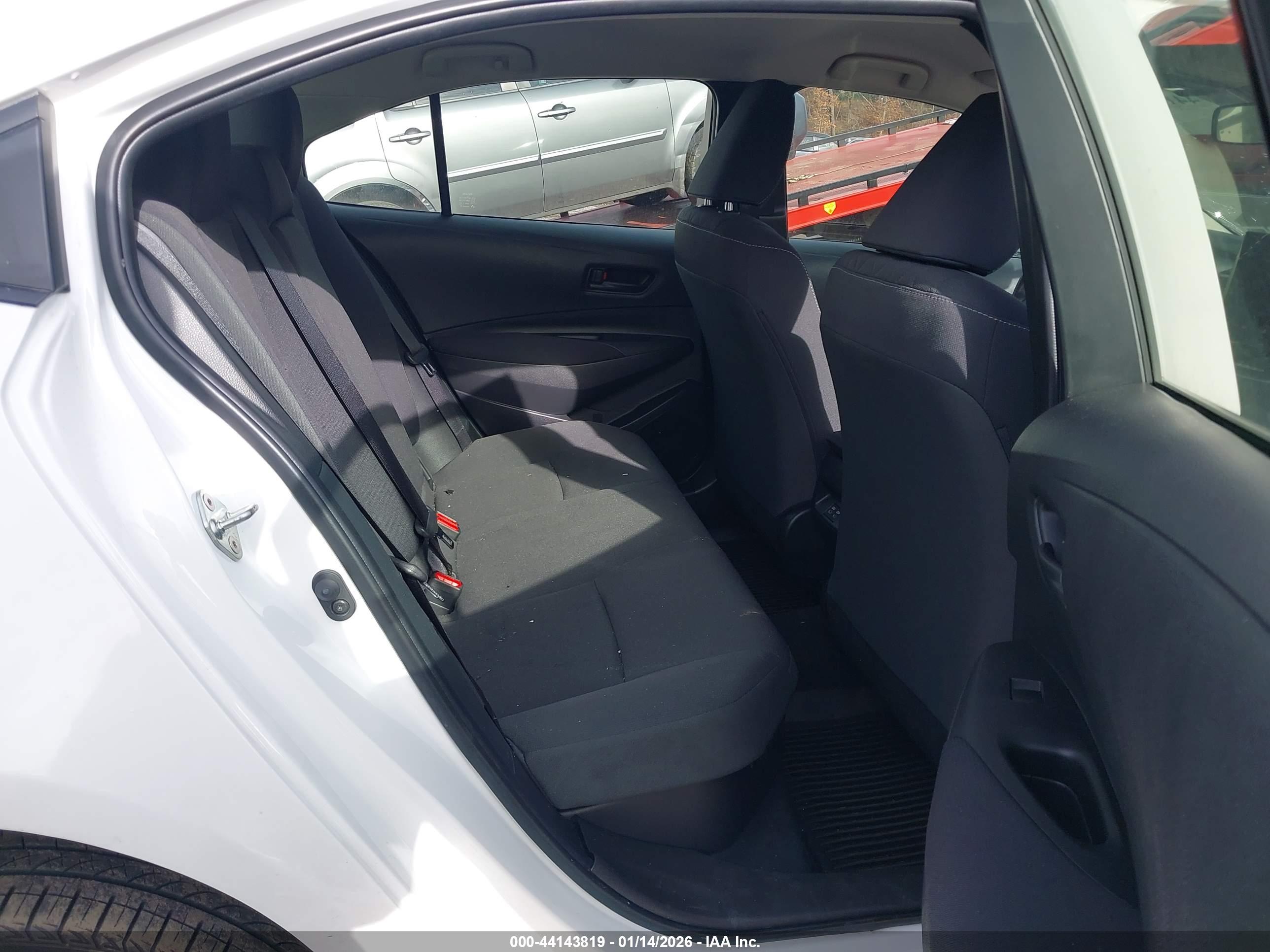TOYOTA COROLLA image 8