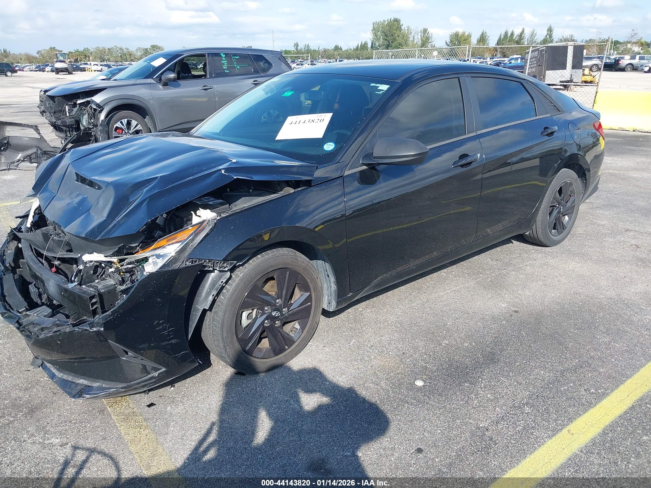 HYUNDAI ELANTRA image 2
