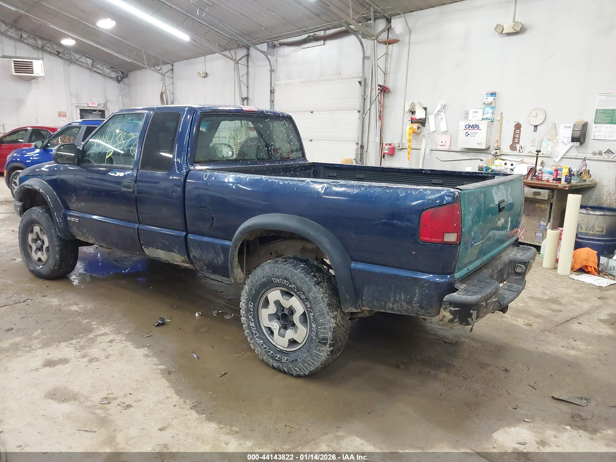 CHEVROLET S-10 image 3