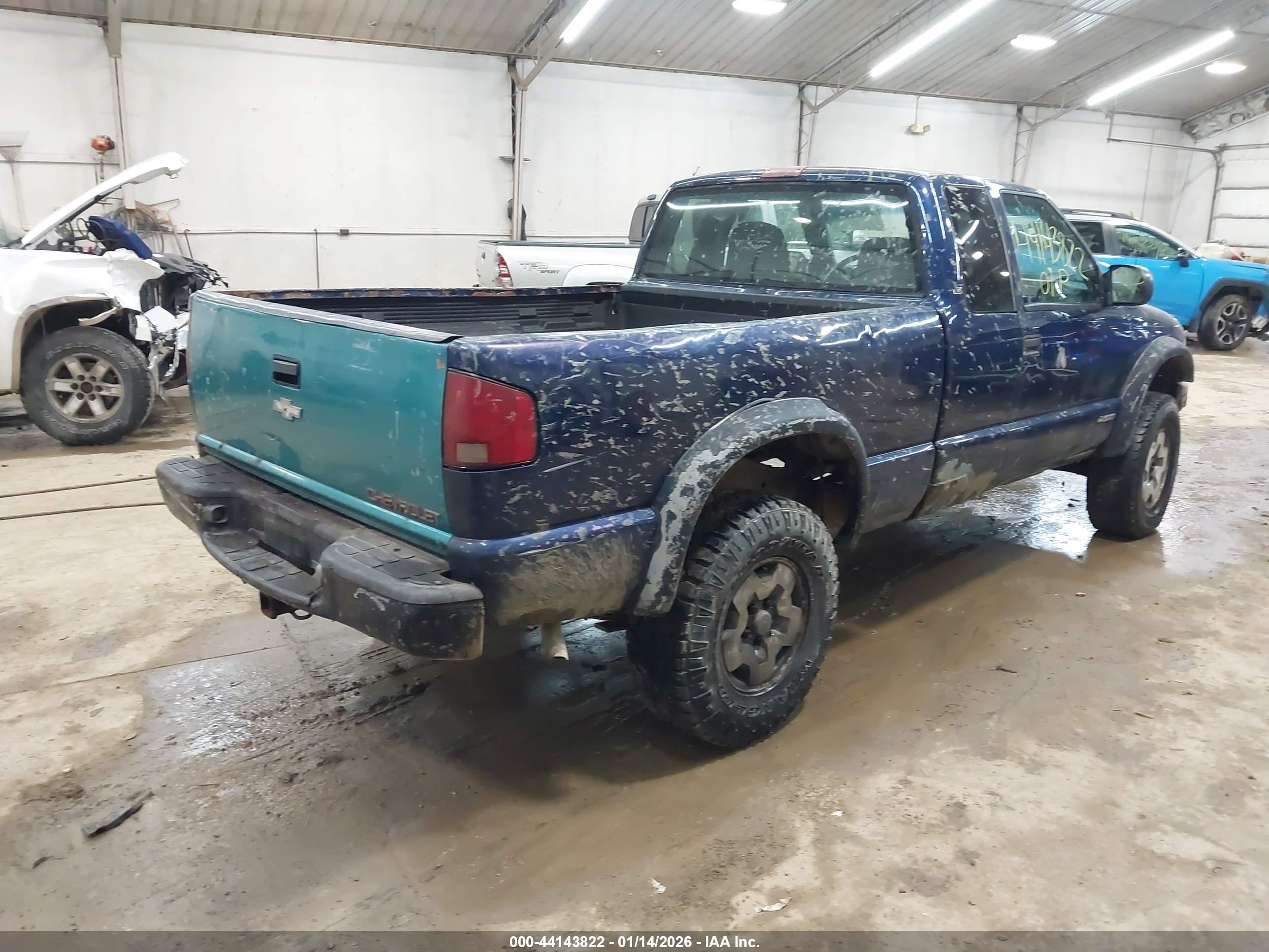 CHEVROLET S-10 image 4