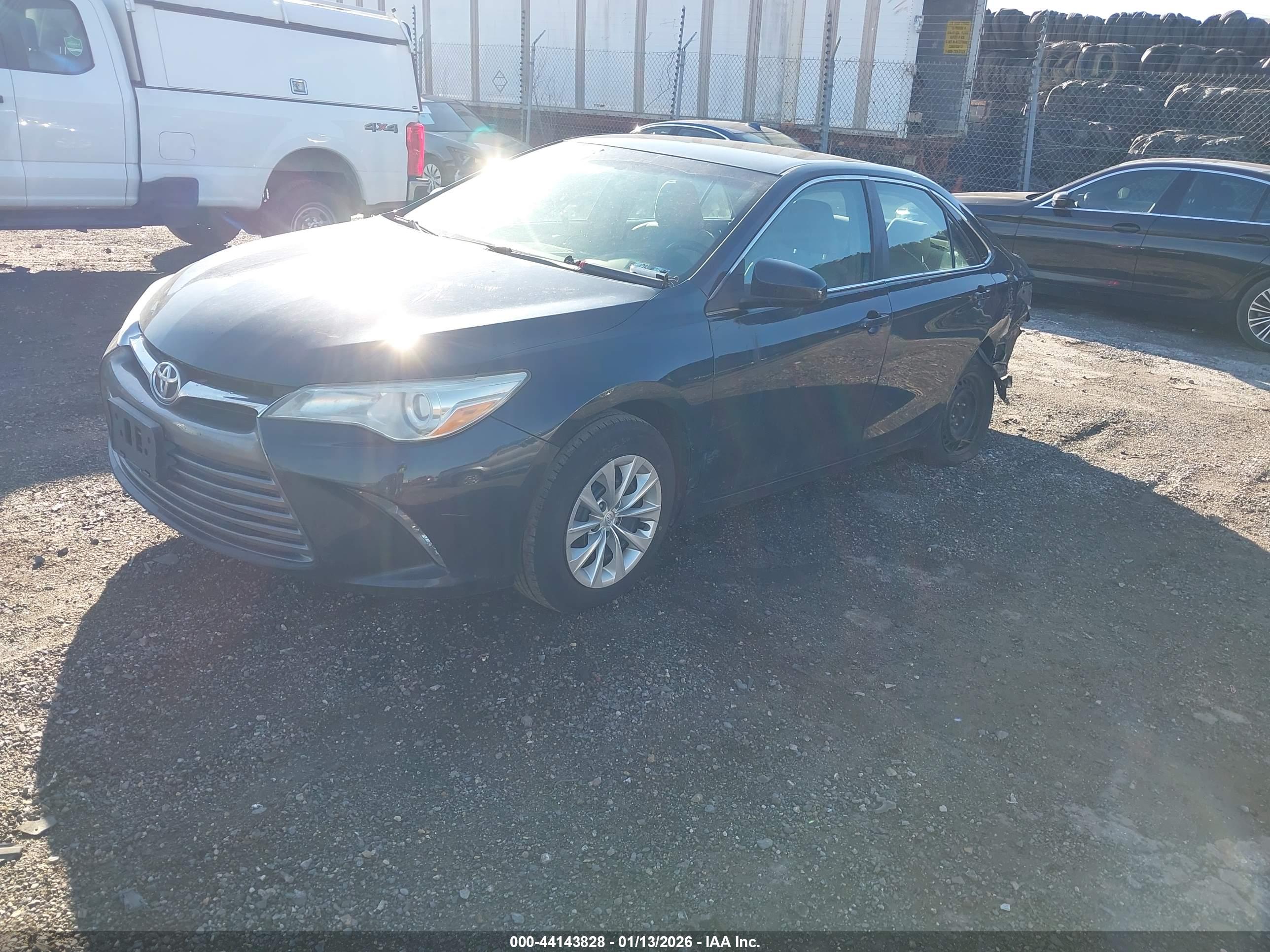 TOYOTA CAMRY image 2