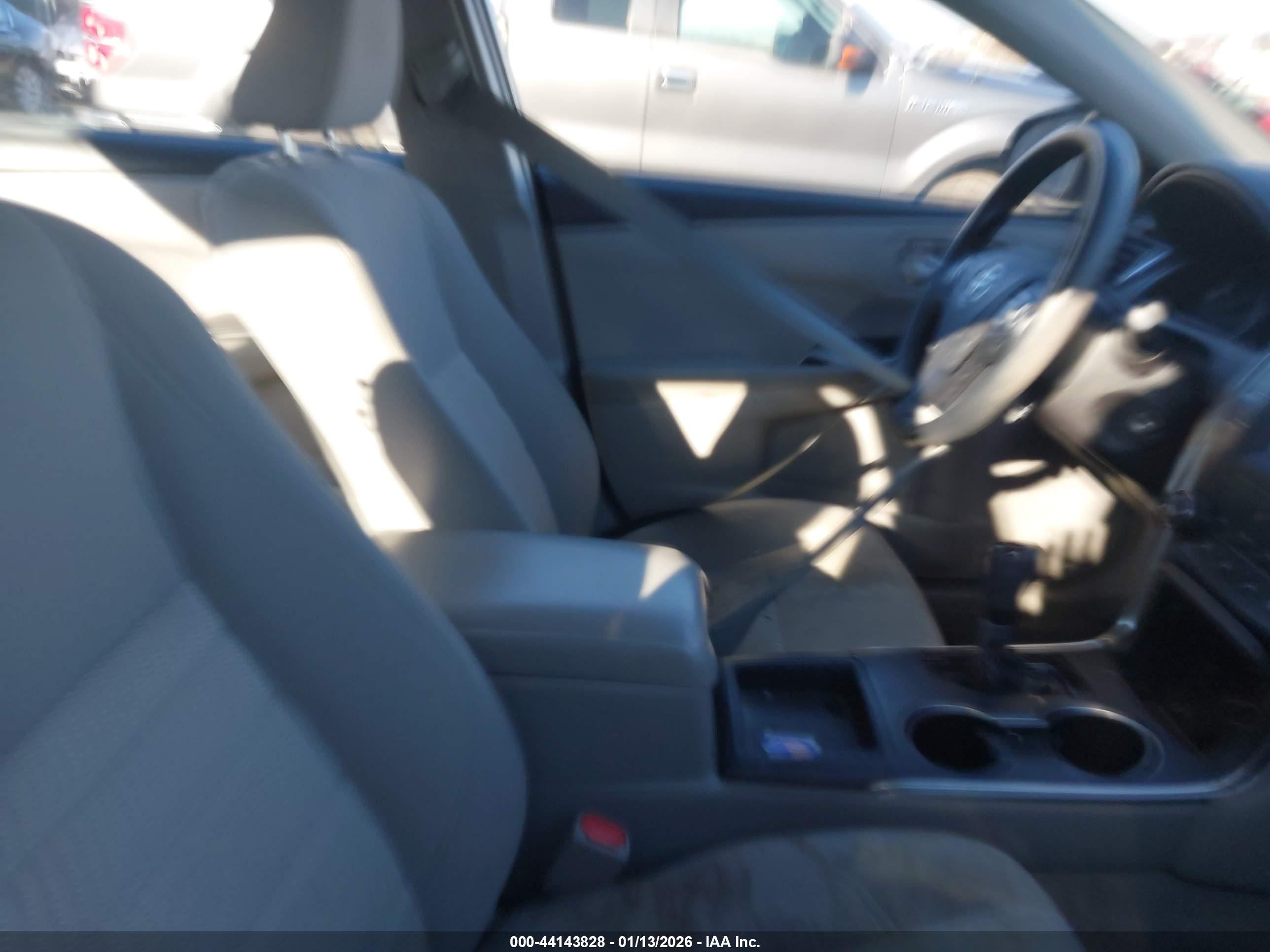 TOYOTA CAMRY image 5