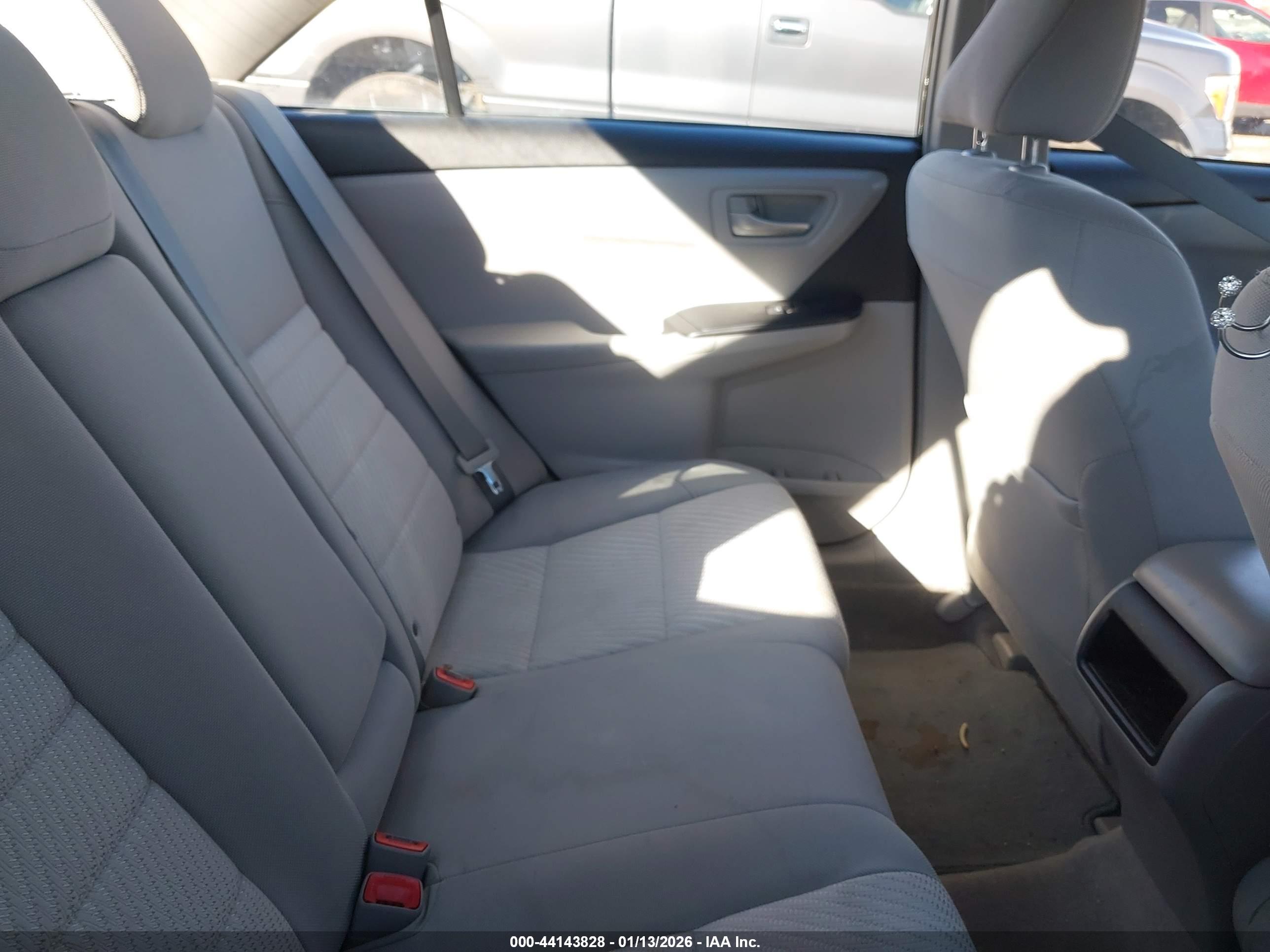 TOYOTA CAMRY image 8