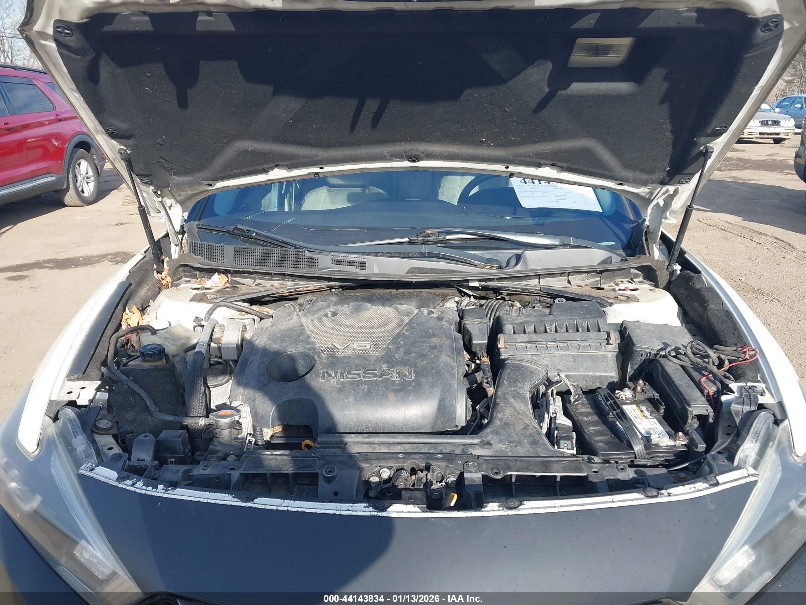 NISSAN MAXIMA image 10