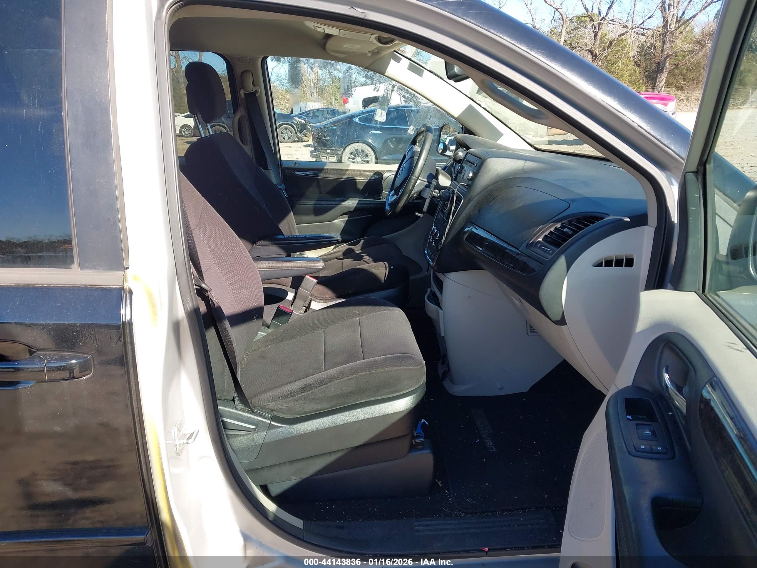 DODGE GRAND image 5