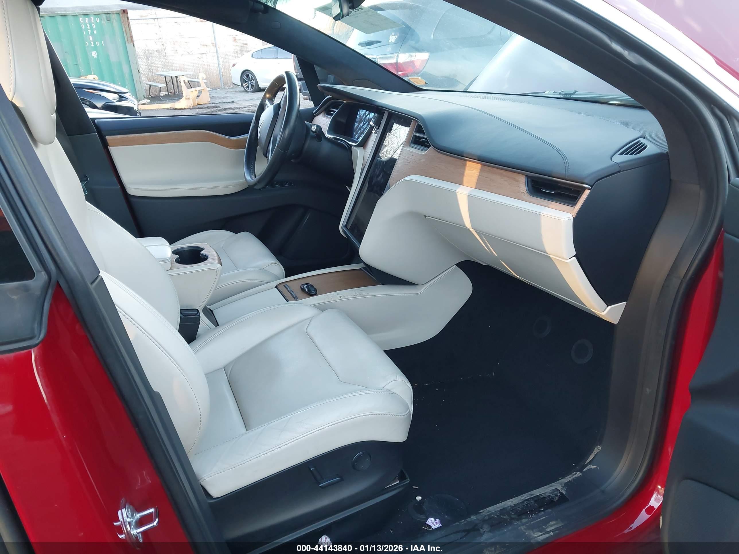 TESLA MODEL image 5