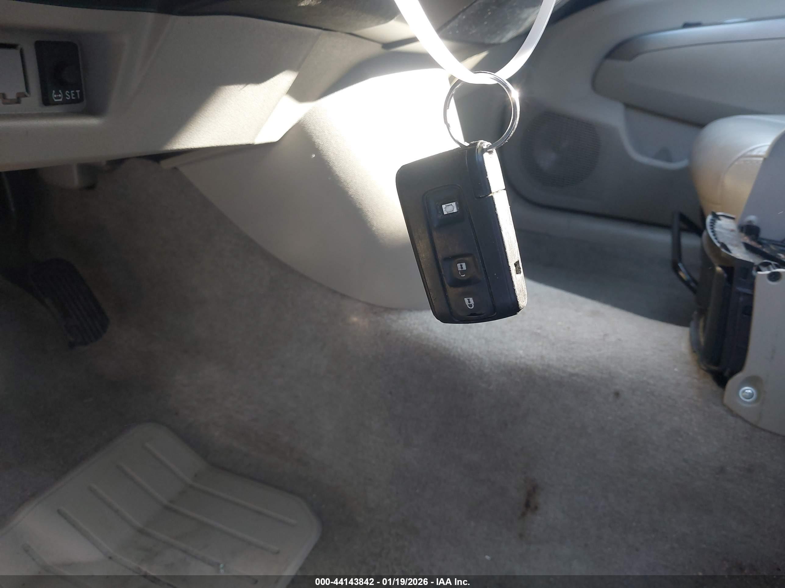 TOYOTA PRIUS image 11