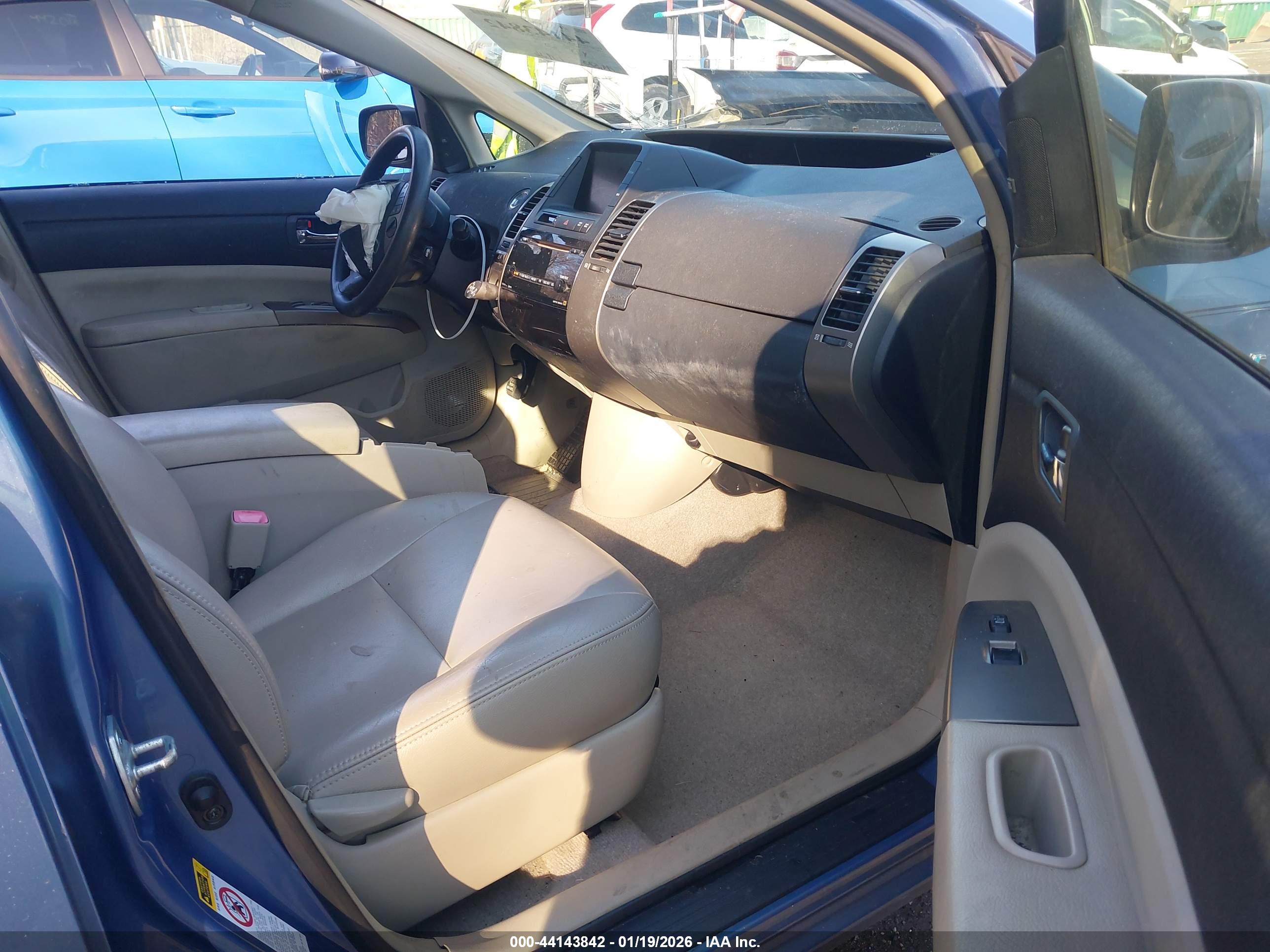 TOYOTA PRIUS image 5
