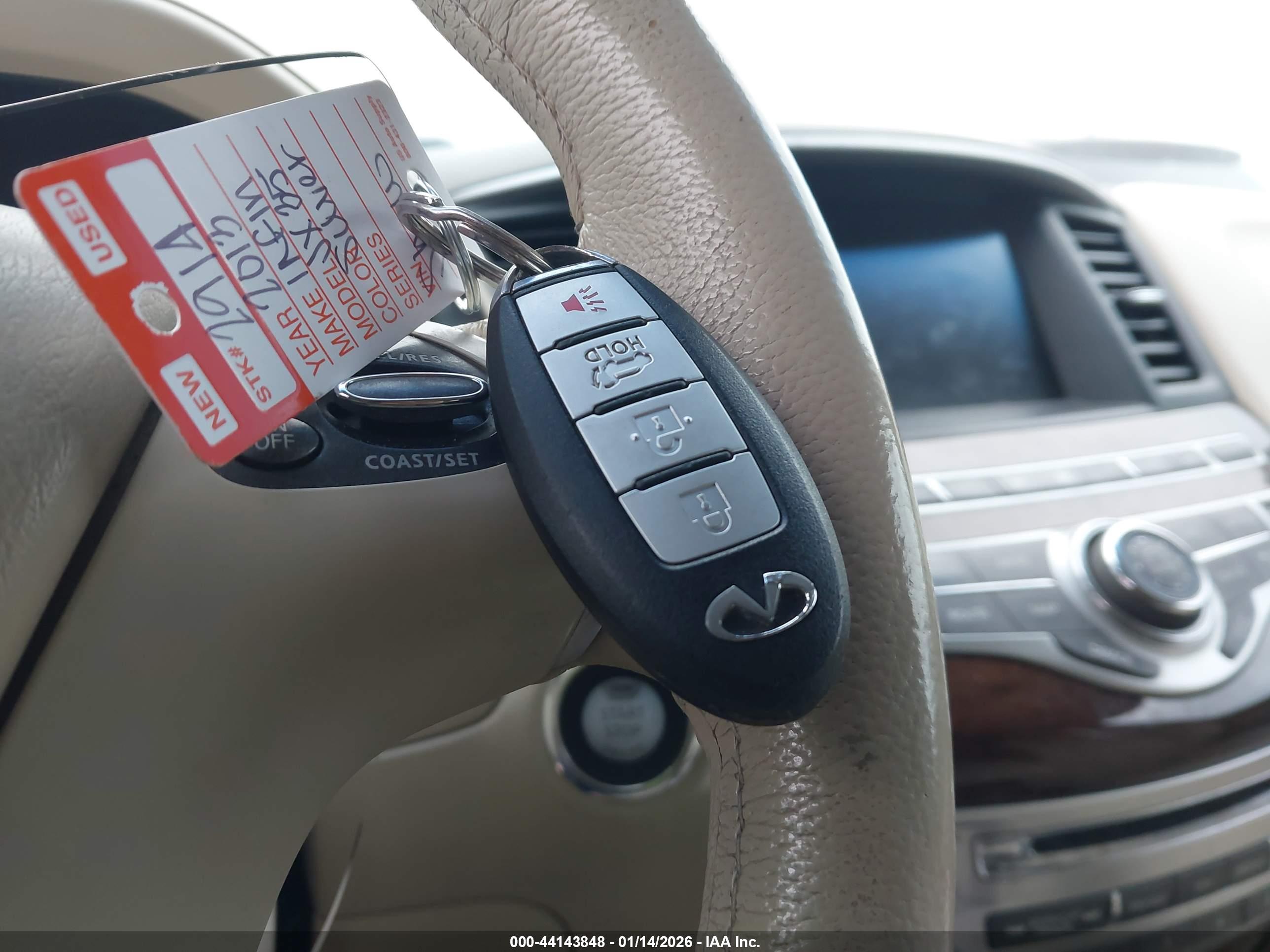 INFINITI JX35 image 11