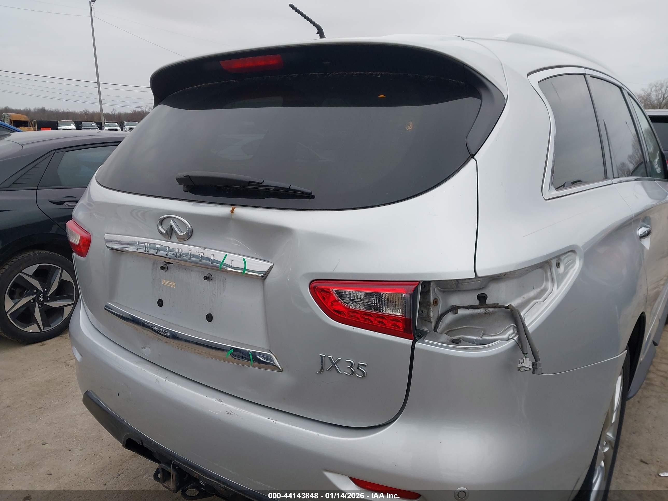 INFINITI JX35 image 6