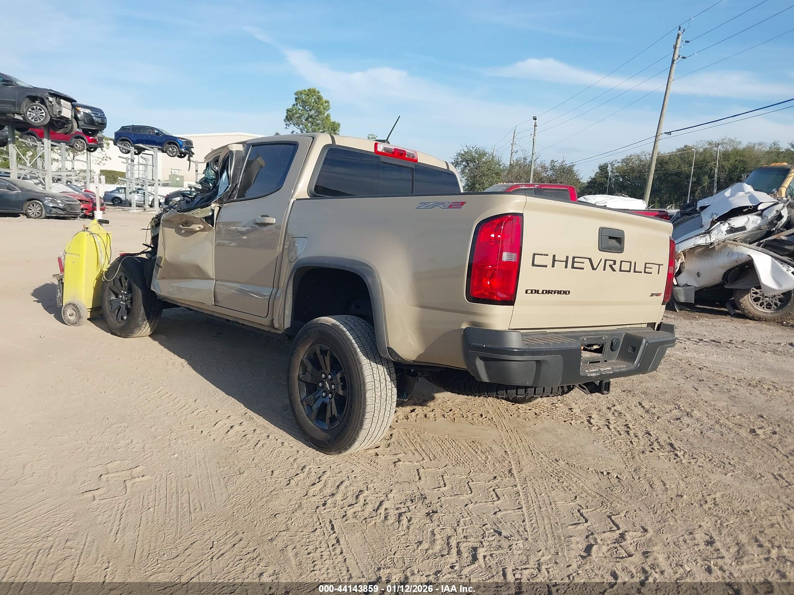 CHEVROLET COLORADO image 3